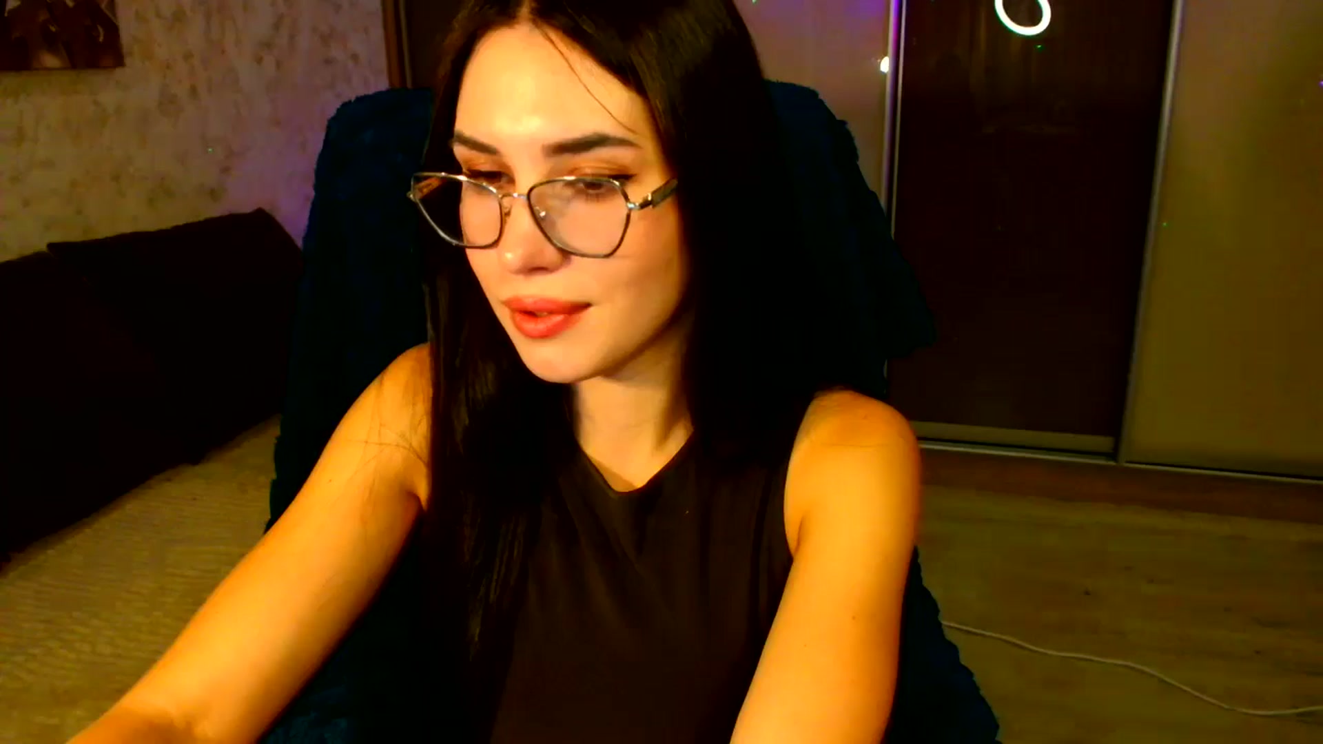 Gallery image thumbnail from CelesteNoir_'s myfreecams stream on, 10/02/2025, 18:53 image 13 of 20