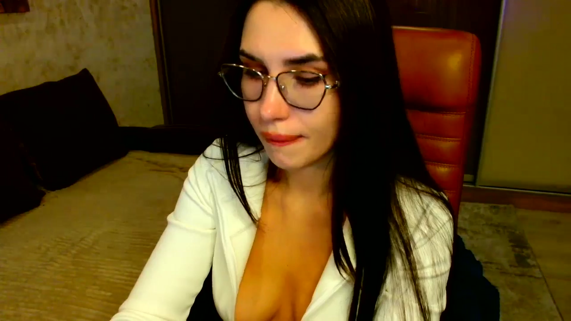 Gallery image thumbnail from CelesteNoir_'s myfreecams stream on, 10/06/2025, 23:57 image 13 of 20