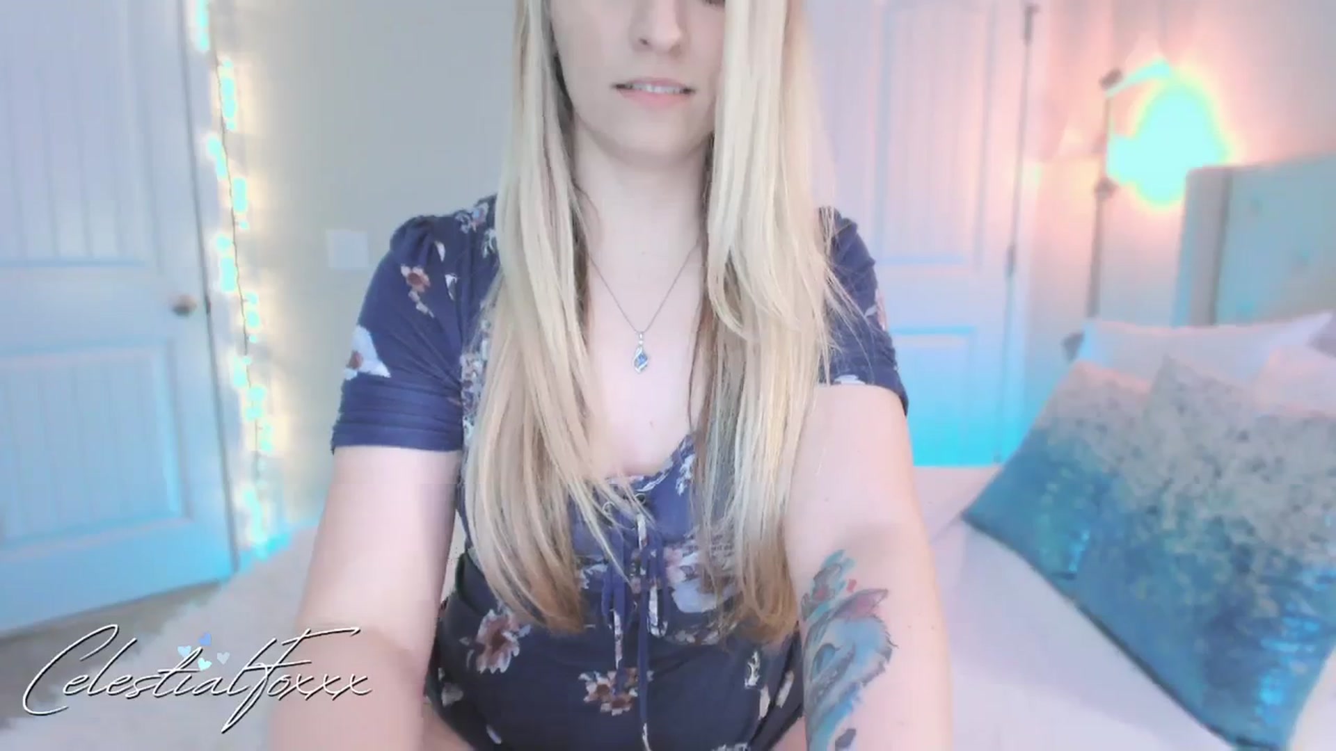 Gallery image thumbnail from CelestialFox's myfreecams stream on, 10/02/2023, 17:23 image 10 of 20