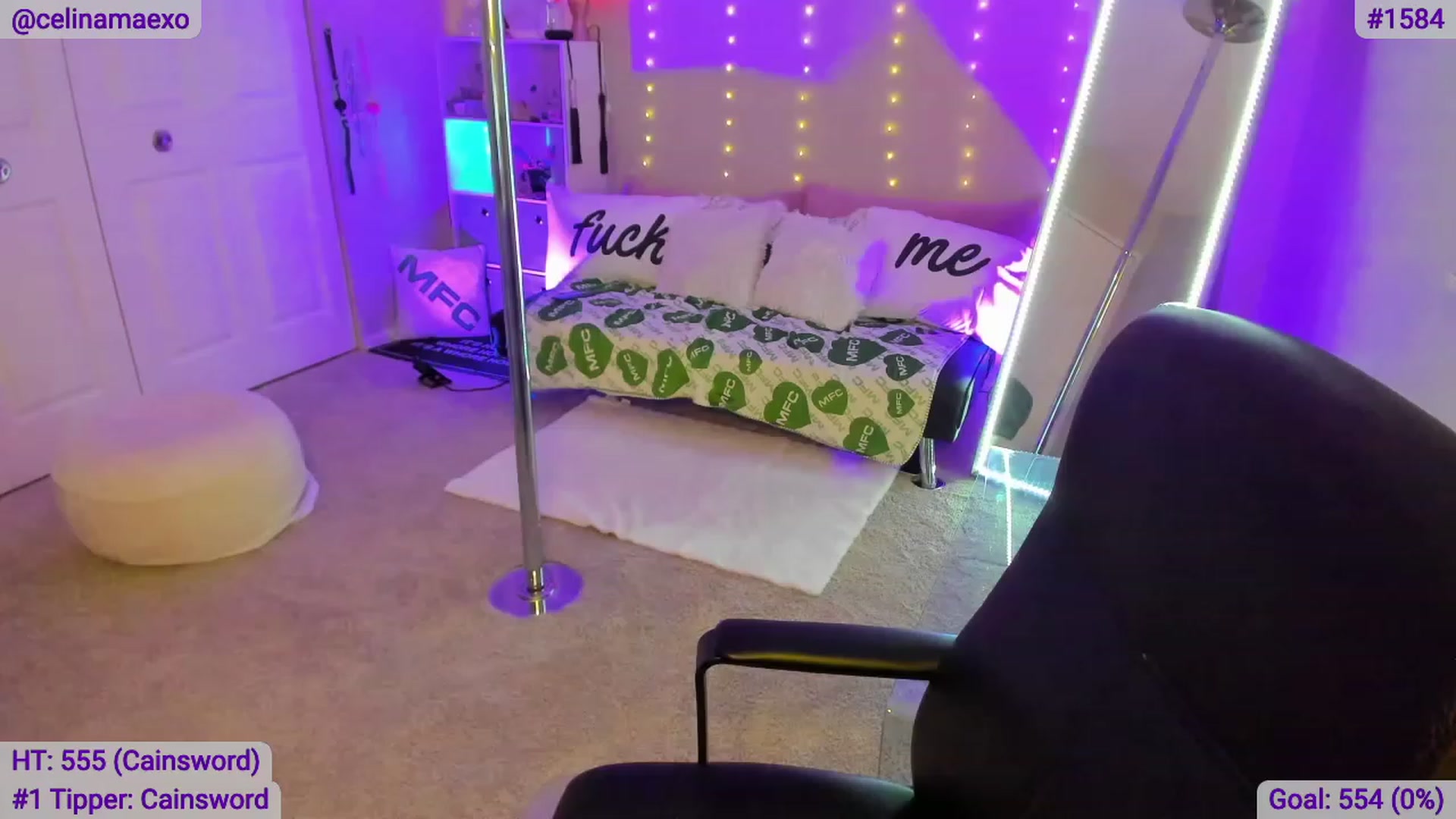Gallery image thumbnail from Celinamaexo's myfreecams stream on, 11/19/2022, 03:02 image 11 of 20