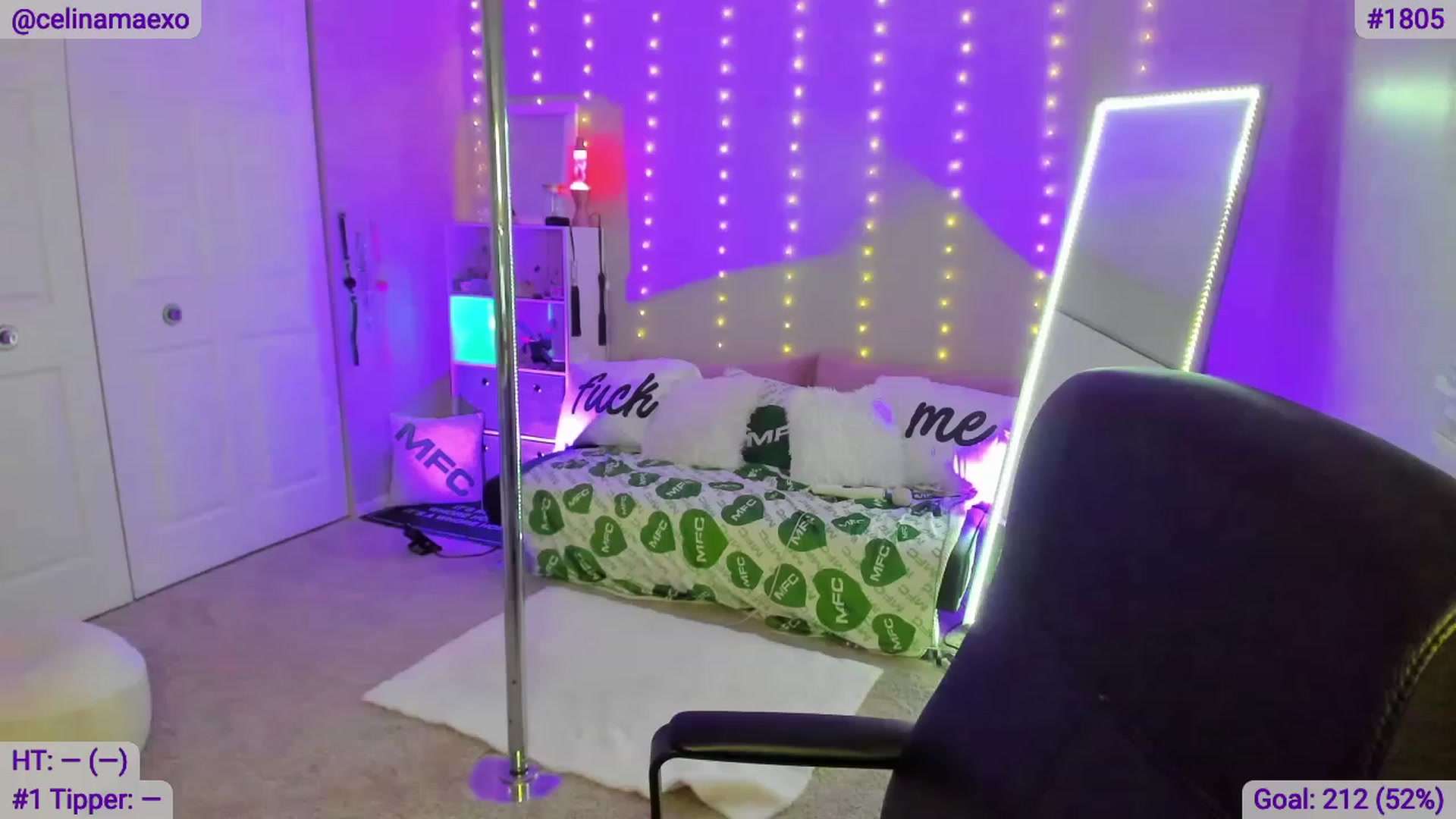 Gallery image thumbnail from Celinamaexo's myfreecams stream on, 11/23/2022, 02:17 image 11 of 20
