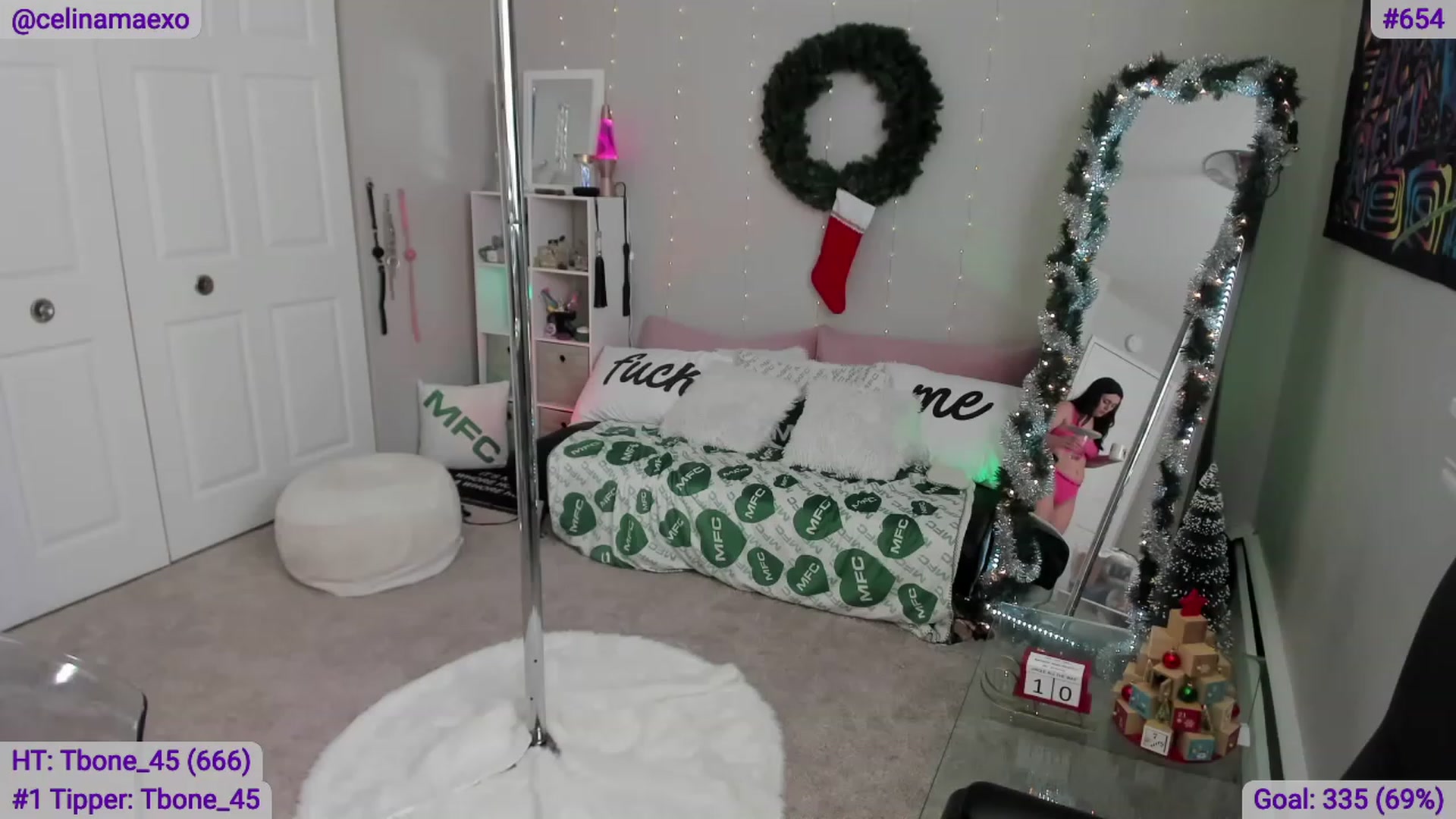 Gallery image thumbnail from Celinamaexo's myfreecams stream on, 12/10/2022, 18:15 image 7 of 20