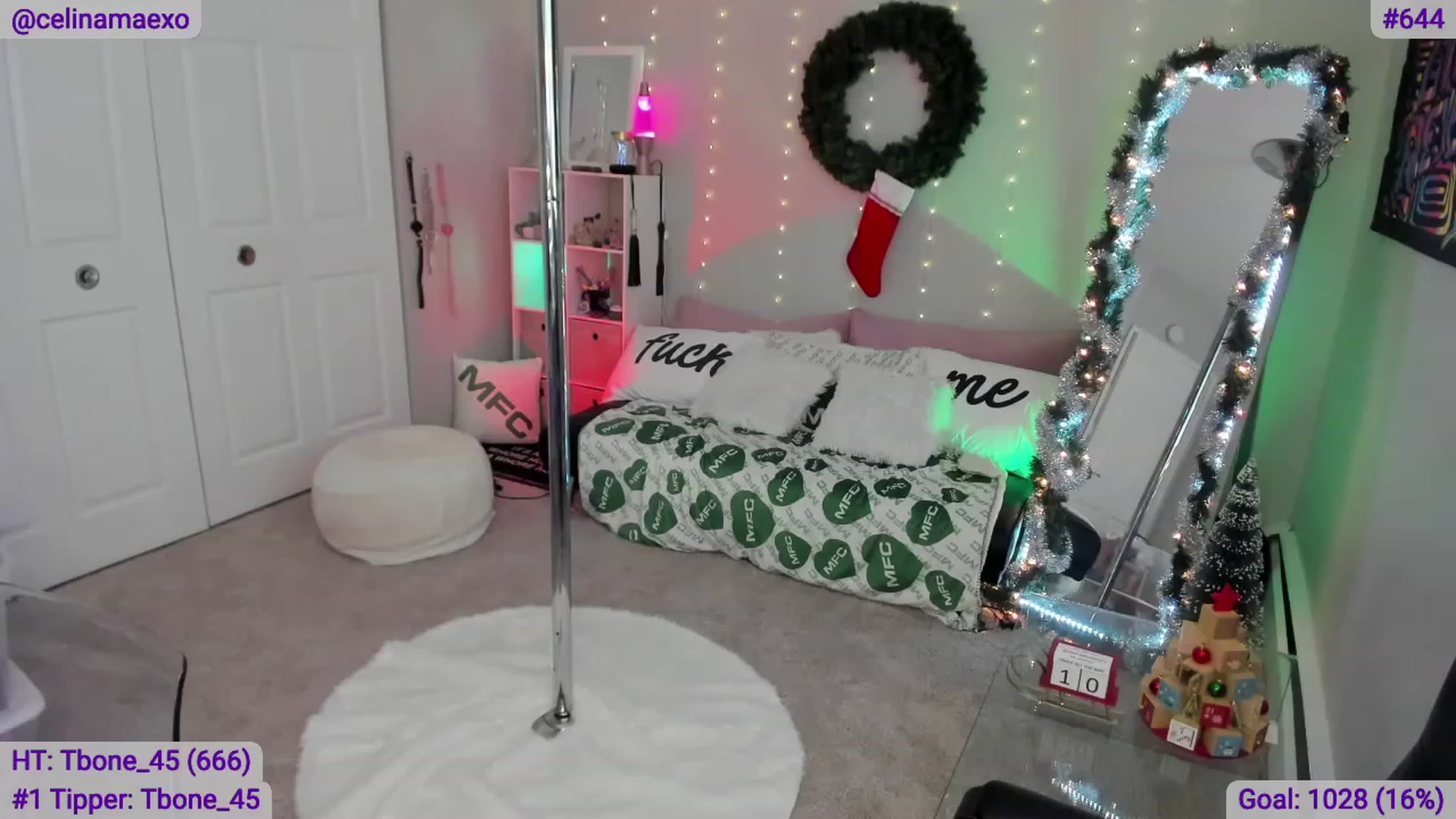 Gallery image thumbnail from Celinamaexo's myfreecams stream on, 12/10/2022, 18:15 image 17 of 20