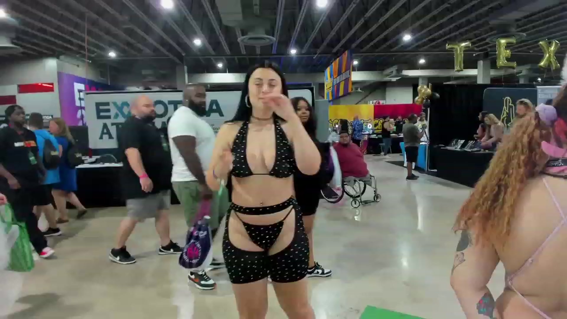 Gallery image thumbnail from Celinamaexo's myfreecams stream on, 07/15/2023, 21:06 image 19 of 20