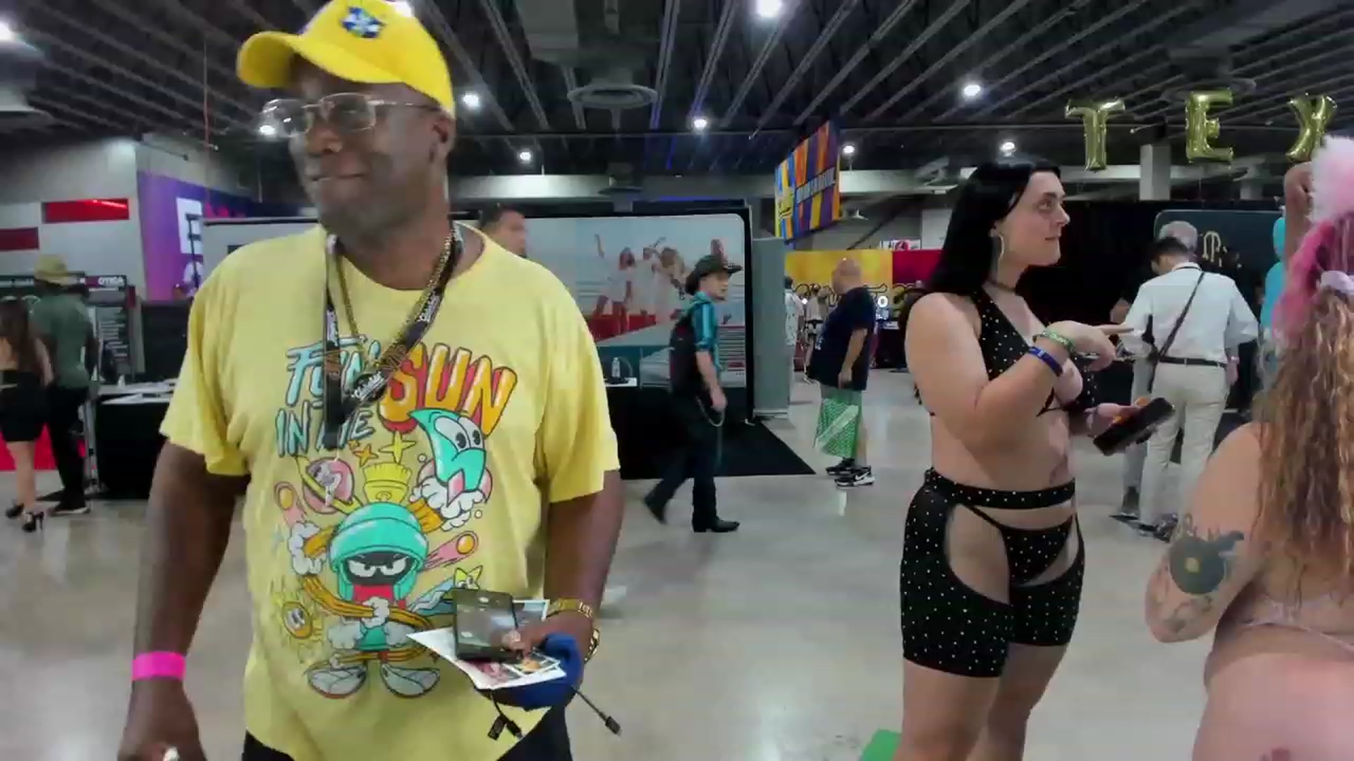 Gallery image thumbnail from Celinamaexo's myfreecams stream on, 07/15/2023, 21:06 image 17 of 20