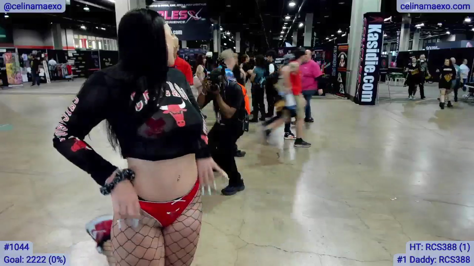 Gallery image thumbnail from Celinamaexo's myfreecams stream on, 04/12/2025, 18:35 image 13 of 20