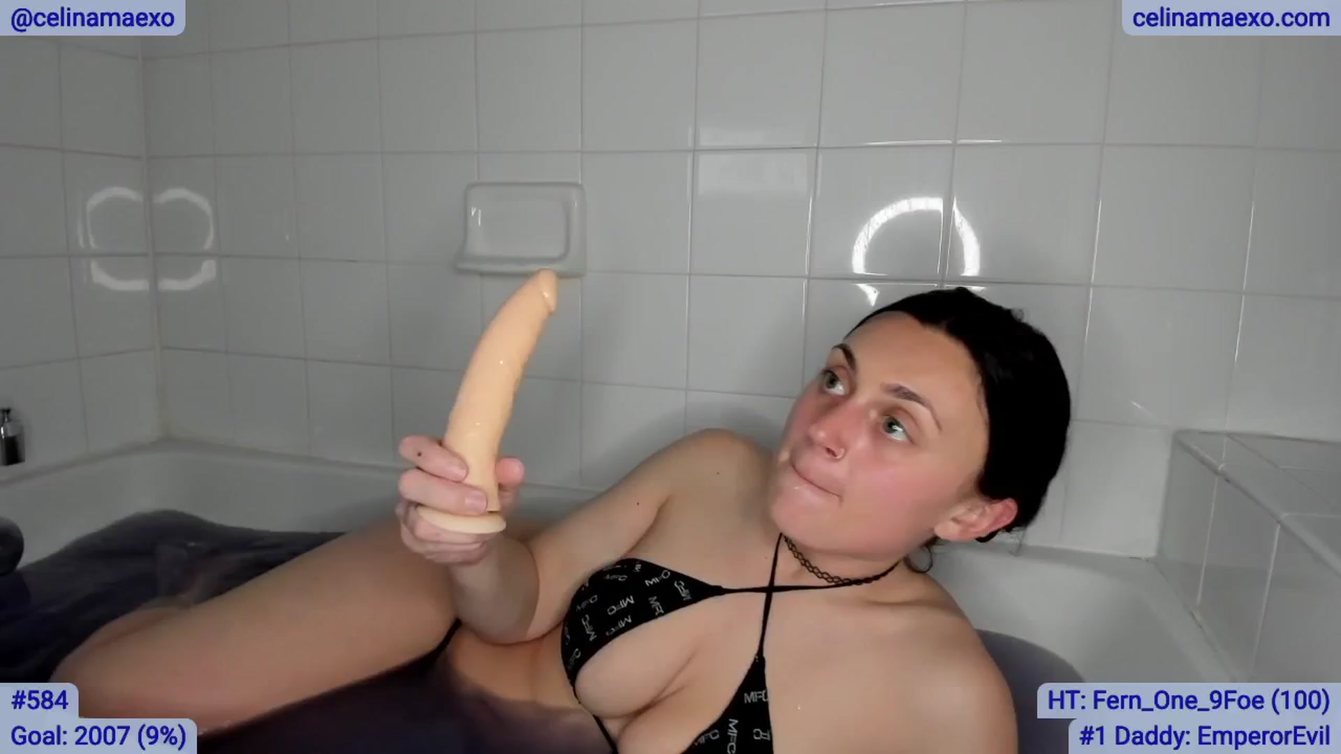 Gallery image thumbnail from Celinamaexo's myfreecams stream on, 03/01/2026, 01:28 image 9 of 20