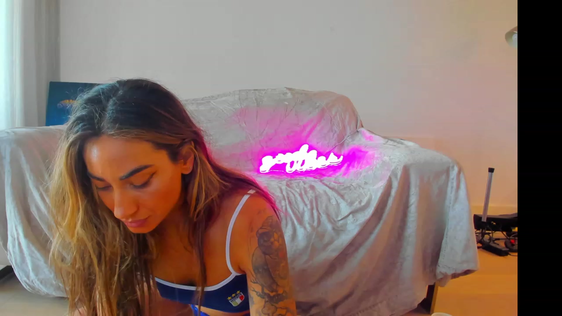Gallery image thumbnail from Celinasquirts's myfreecams stream on, 05/24/2023, 01:03 image 4 of 20