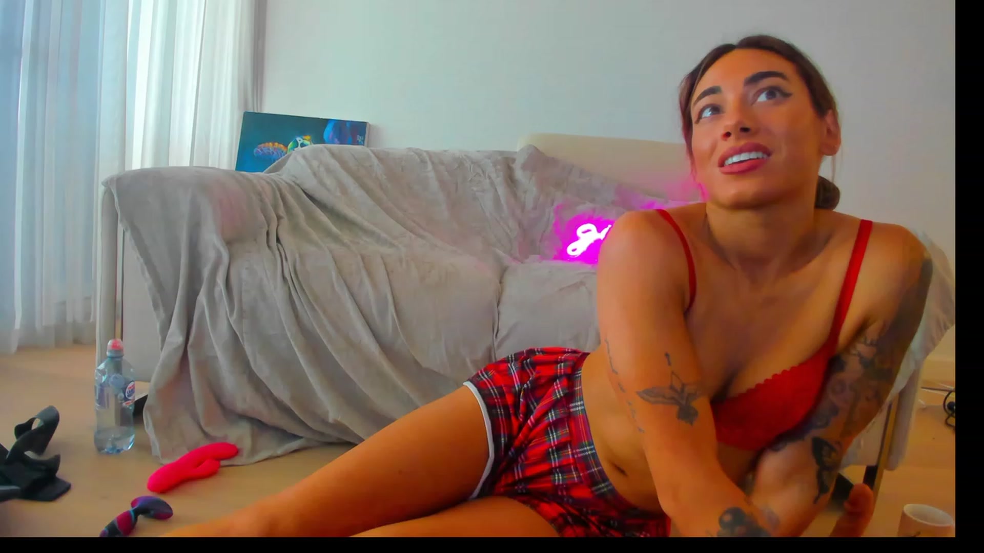 Gallery image thumbnail from Celinasquirts's myfreecams stream on, 05/24/2023, 07:40 image 18 of 20