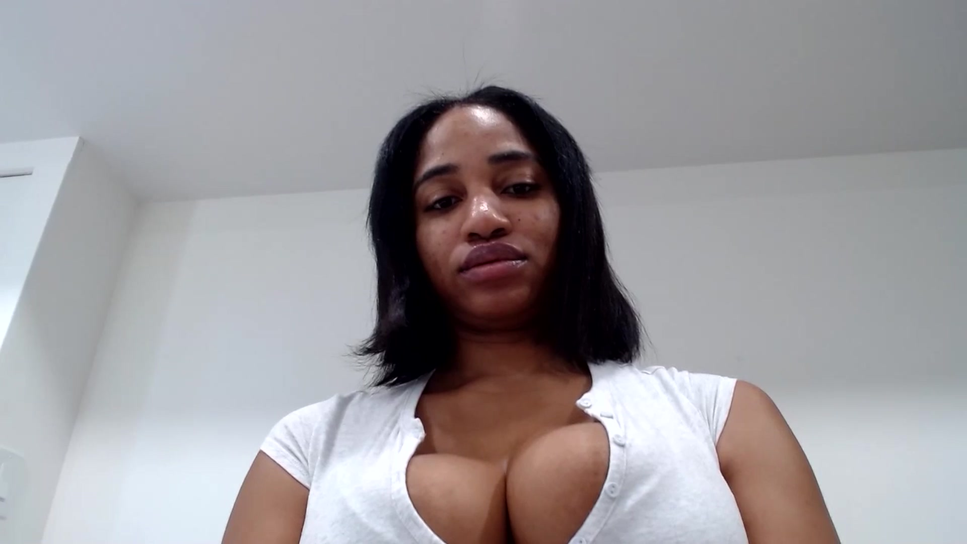 Gallery image thumbnail from Celinecostas's myfreecams stream on, 02/18/2025, 19:28 image 16 of 20