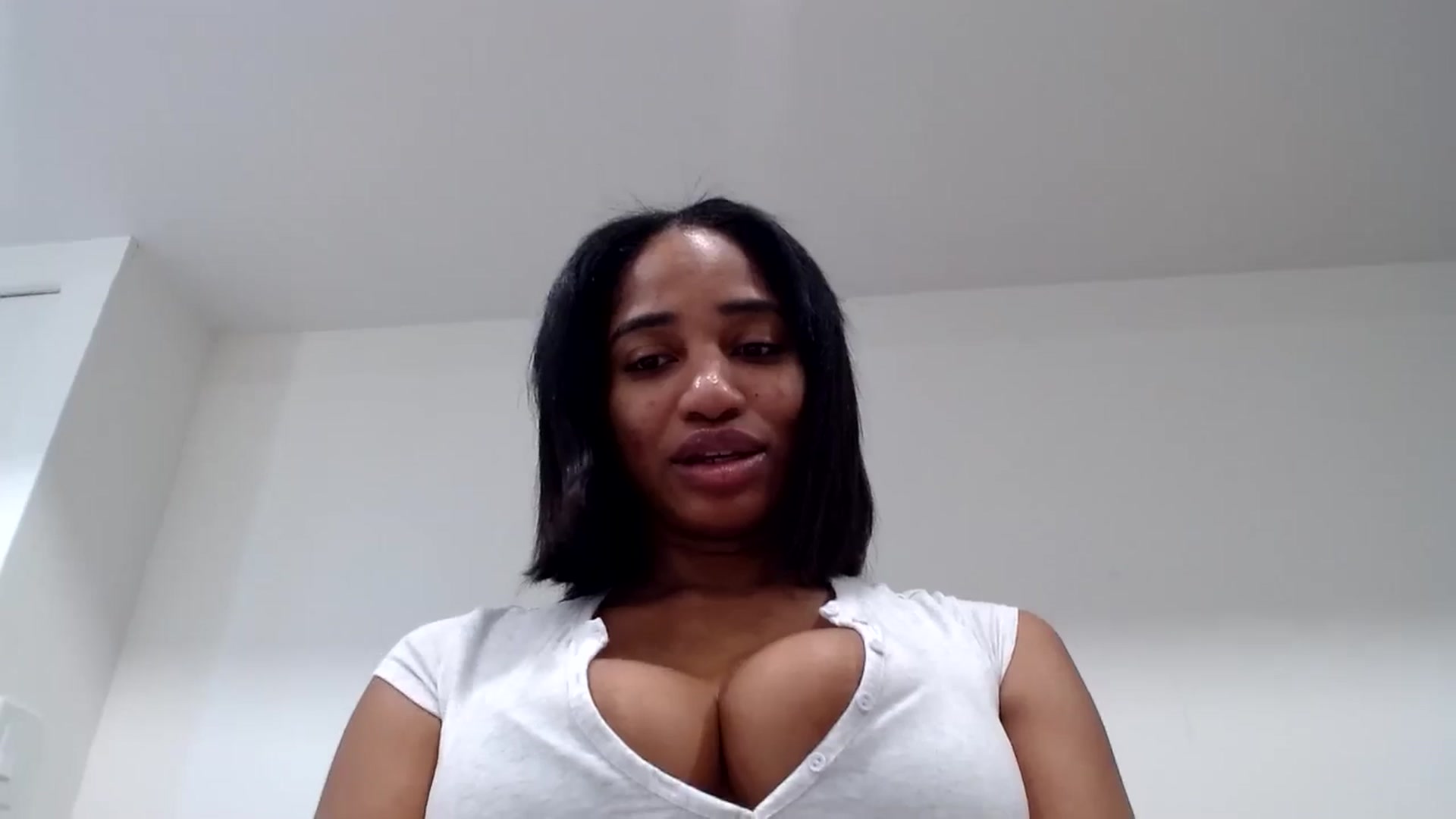 Gallery image thumbnail from Celinecostas's myfreecams stream on, 02/18/2025, 19:28 image 15 of 20