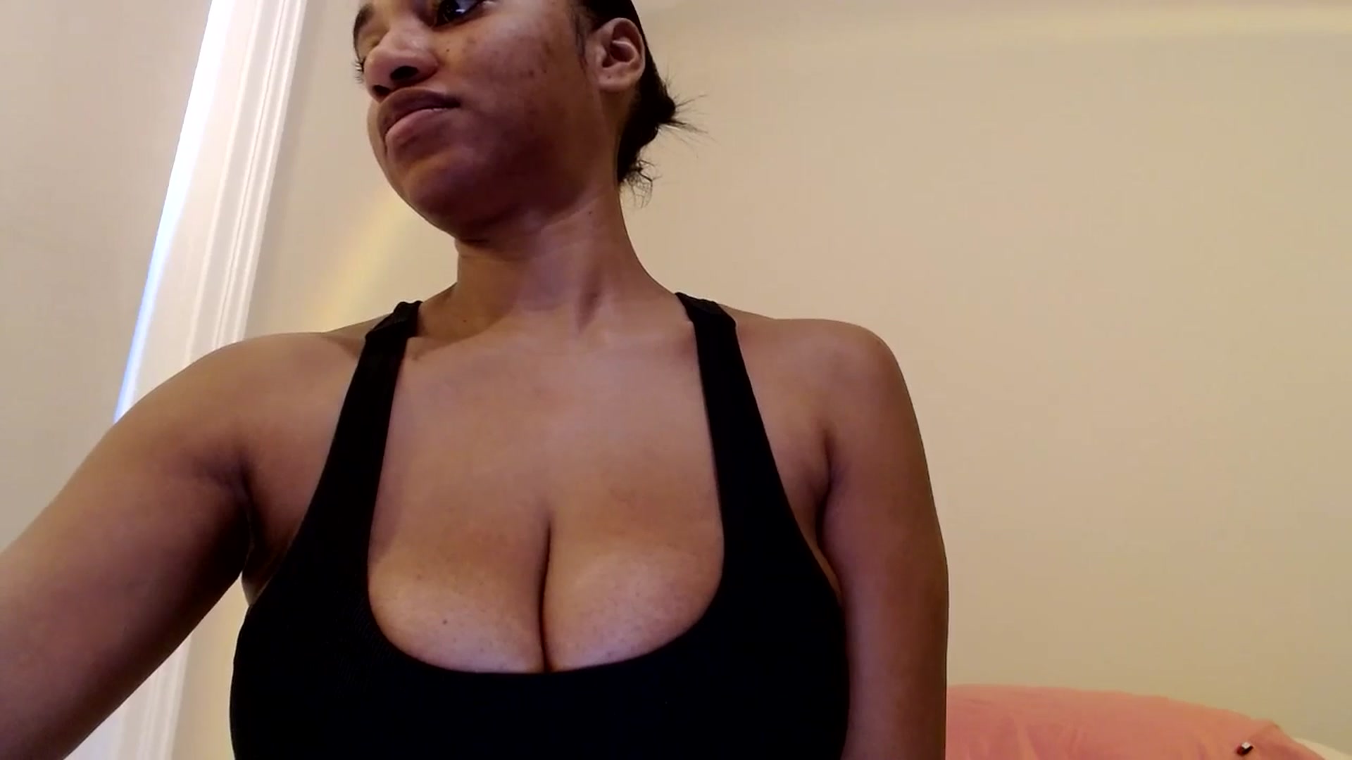 Gallery image thumbnail from Celinecostas's myfreecams stream on, 03/04/2025, 14:00 image 11 of 20