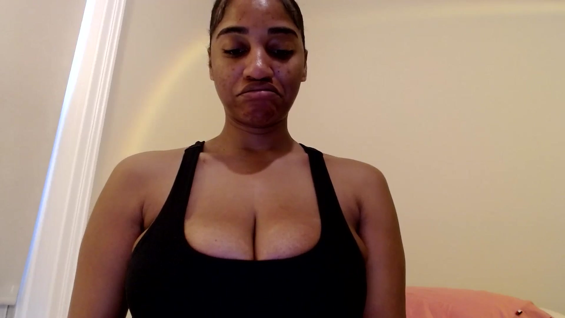 Gallery image thumbnail from Celinecostas's myfreecams stream on, 03/04/2025, 14:00 image 8 of 20