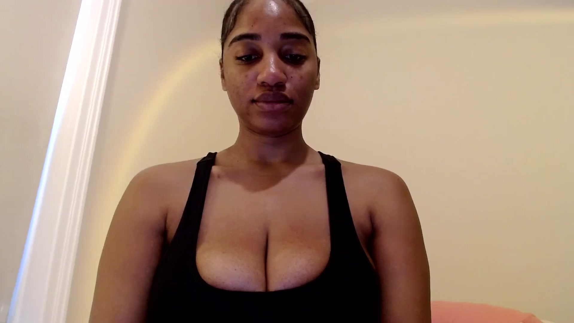 Gallery image thumbnail from Celinecostas's myfreecams stream on, 03/04/2025, 14:00 image 15 of 20