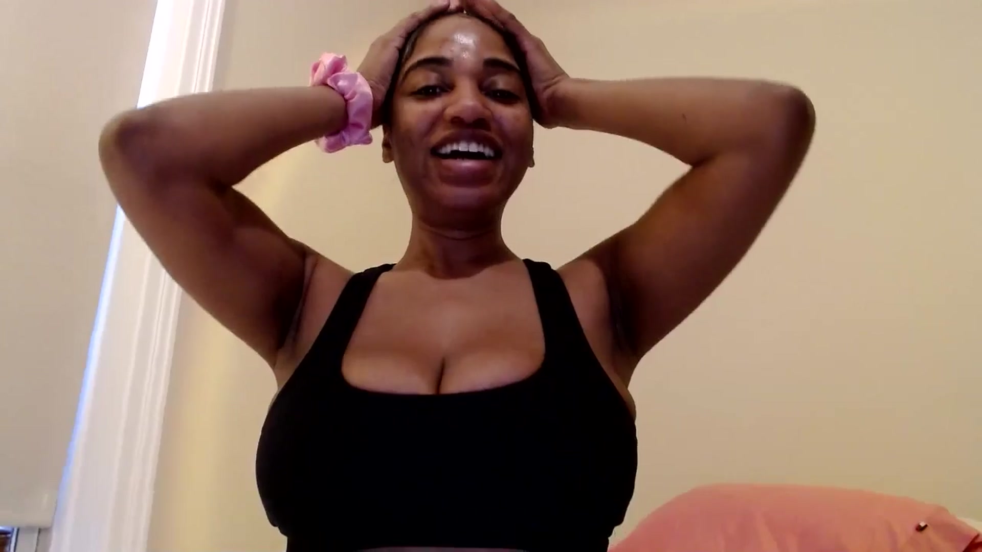 Gallery image thumbnail from Celinecostas's myfreecams stream on, 03/04/2025, 14:00 image 5 of 20