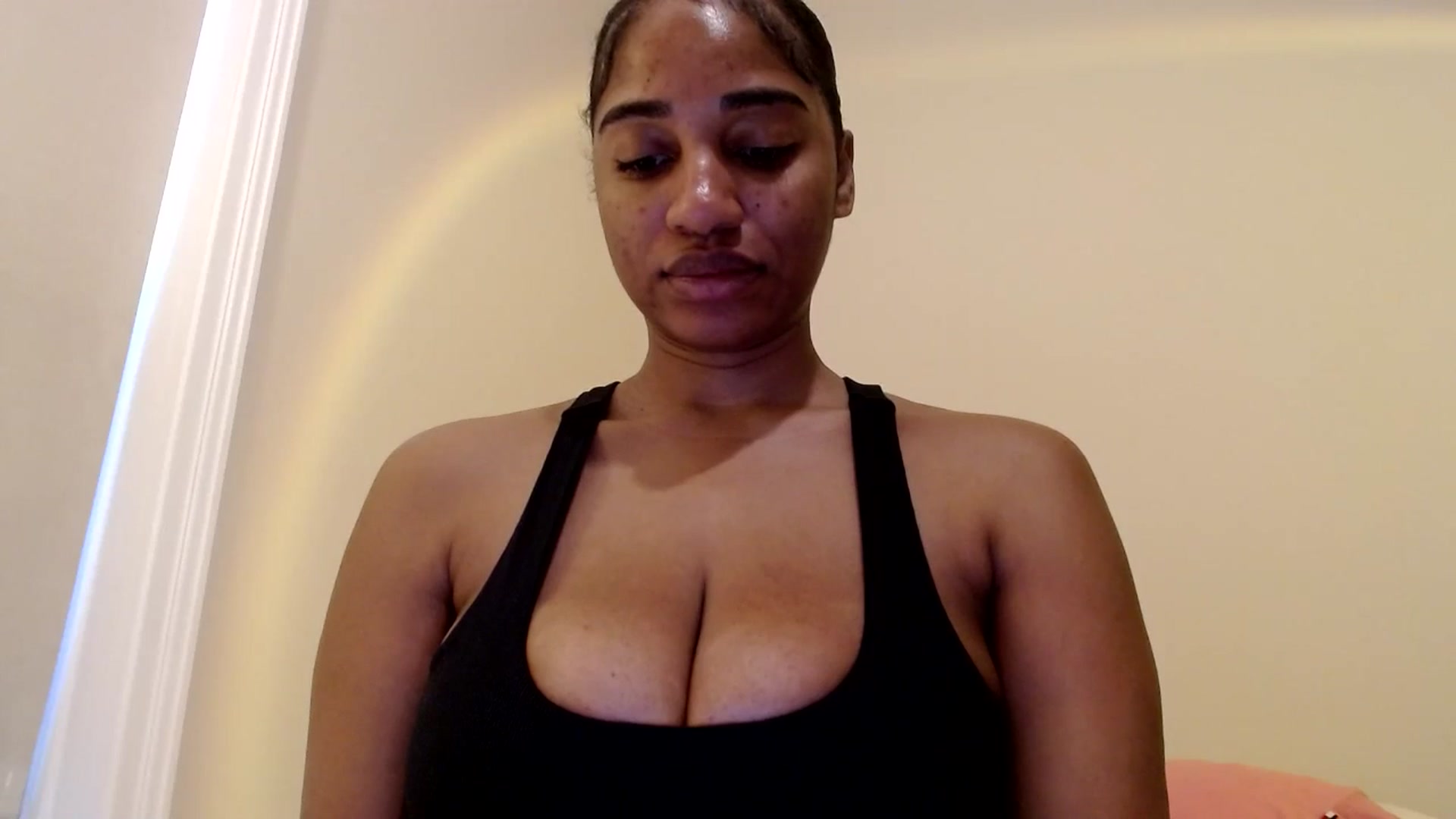 Gallery image thumbnail from Celinecostas's myfreecams stream on, 03/04/2025, 14:00 image 20 of 20
