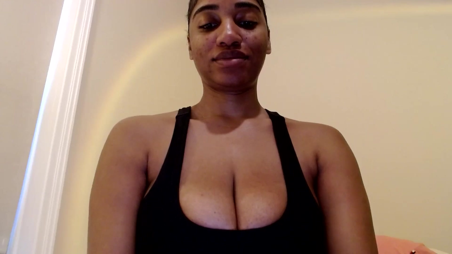 Gallery image thumbnail from Celinecostas's myfreecams stream on, 03/04/2025, 14:00 image 18 of 20