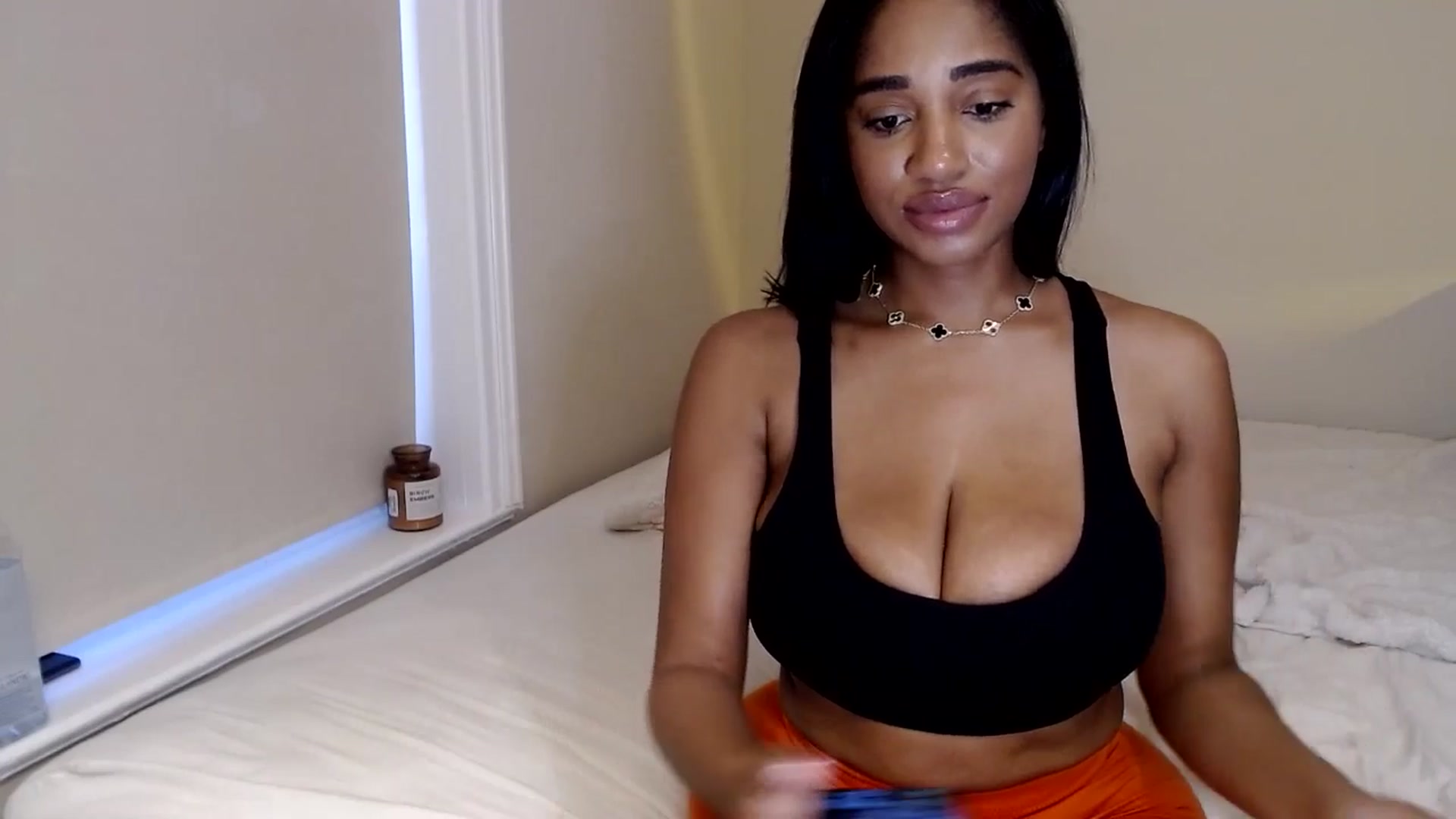 Gallery image thumbnail from Celinecostas's myfreecams stream on, 04/01/2025, 16:08 image 12 of 20