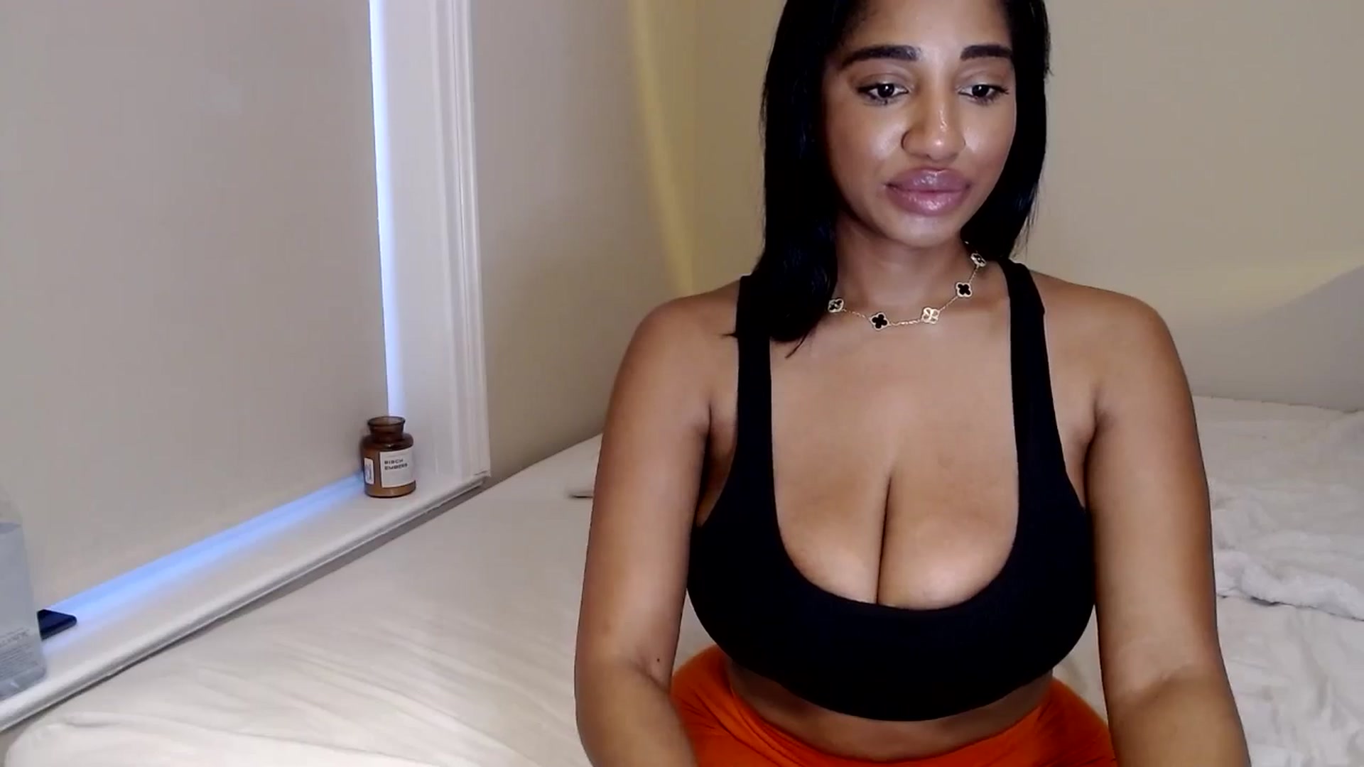 Gallery image thumbnail from Celinecostas's myfreecams stream on, 04/01/2025, 16:08 image 13 of 20