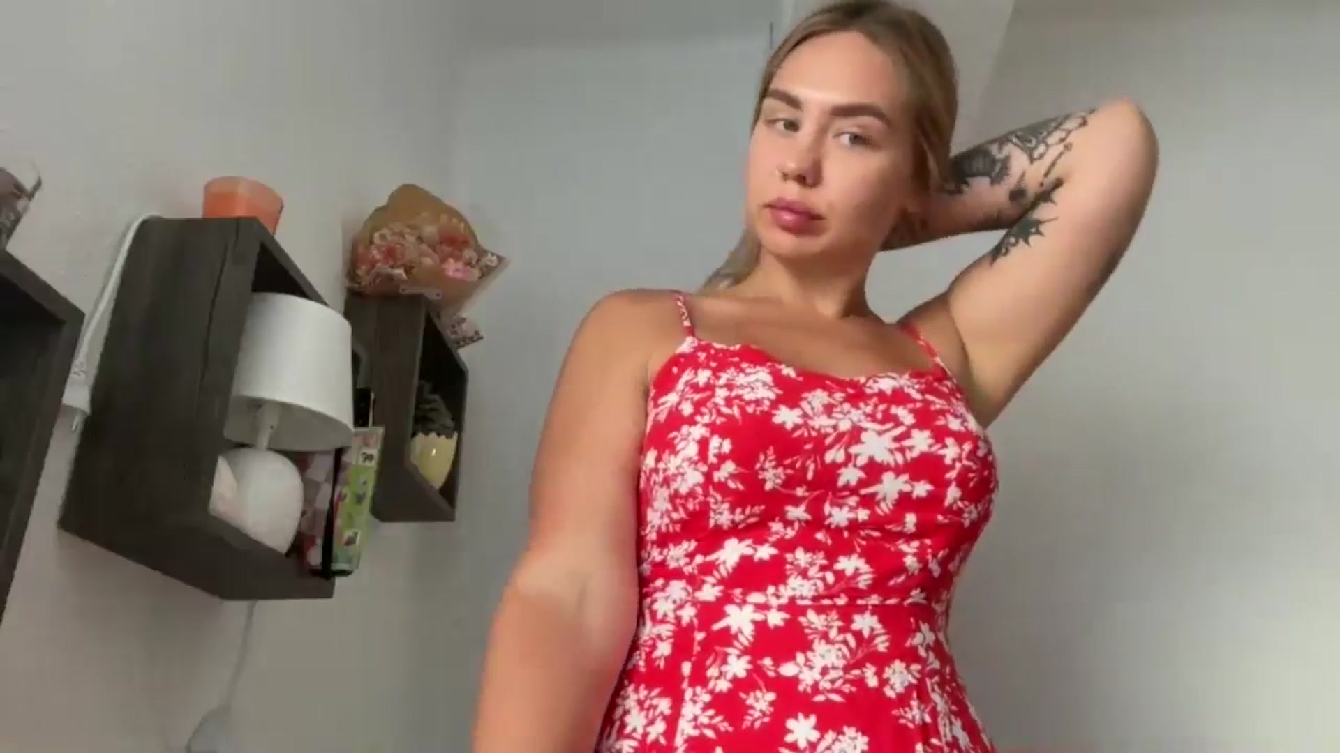 Gallery image thumbnail from Cervesa's myfreecams stream on, 06/25/2024, 16:25 image 17 of 20