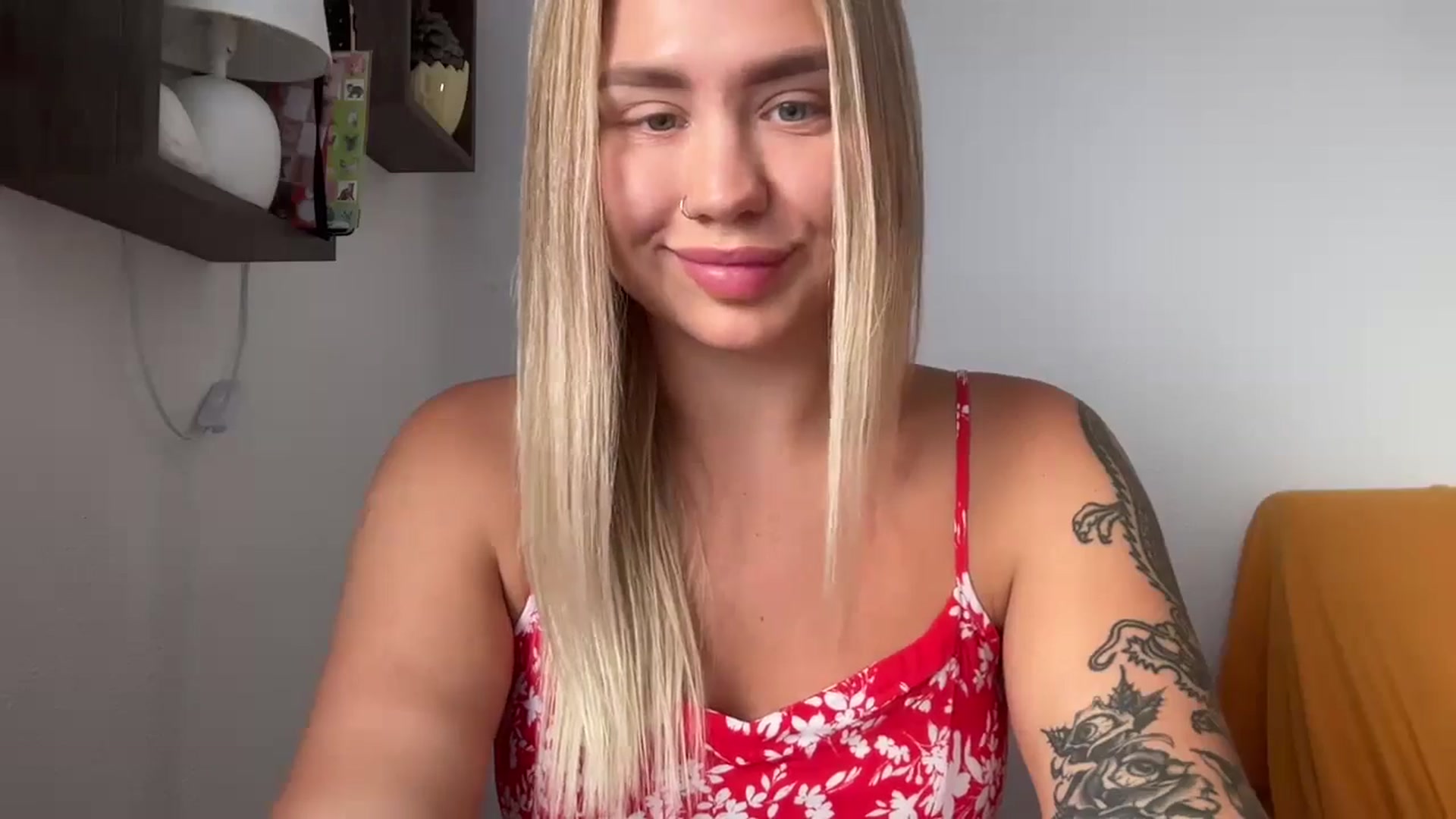Gallery image thumbnail from Cervesa's myfreecams stream on, 06/25/2024, 16:25 image 9 of 20