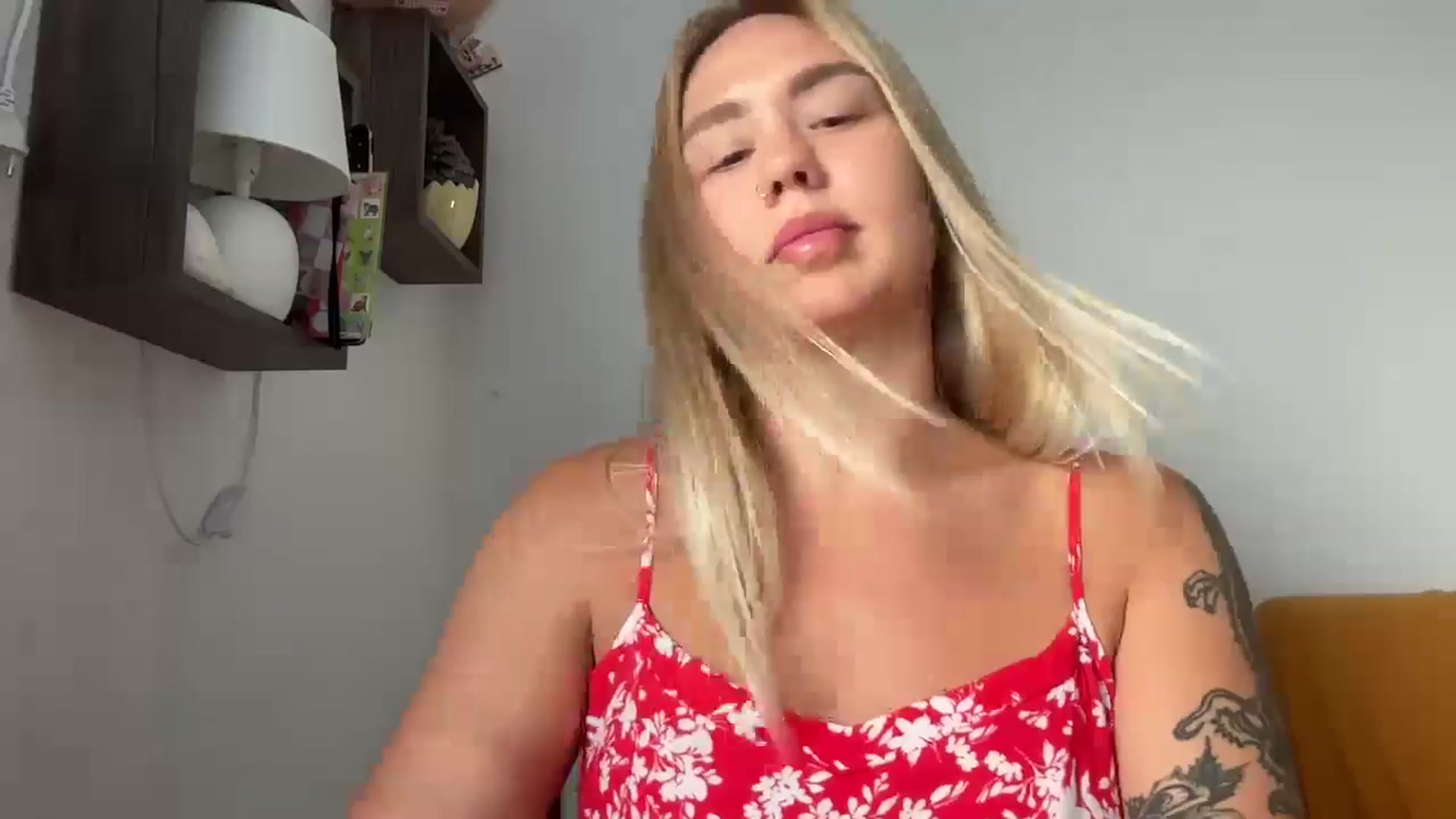 Gallery image thumbnail from Cervesa's myfreecams stream on, 06/25/2024, 16:25 image 5 of 20