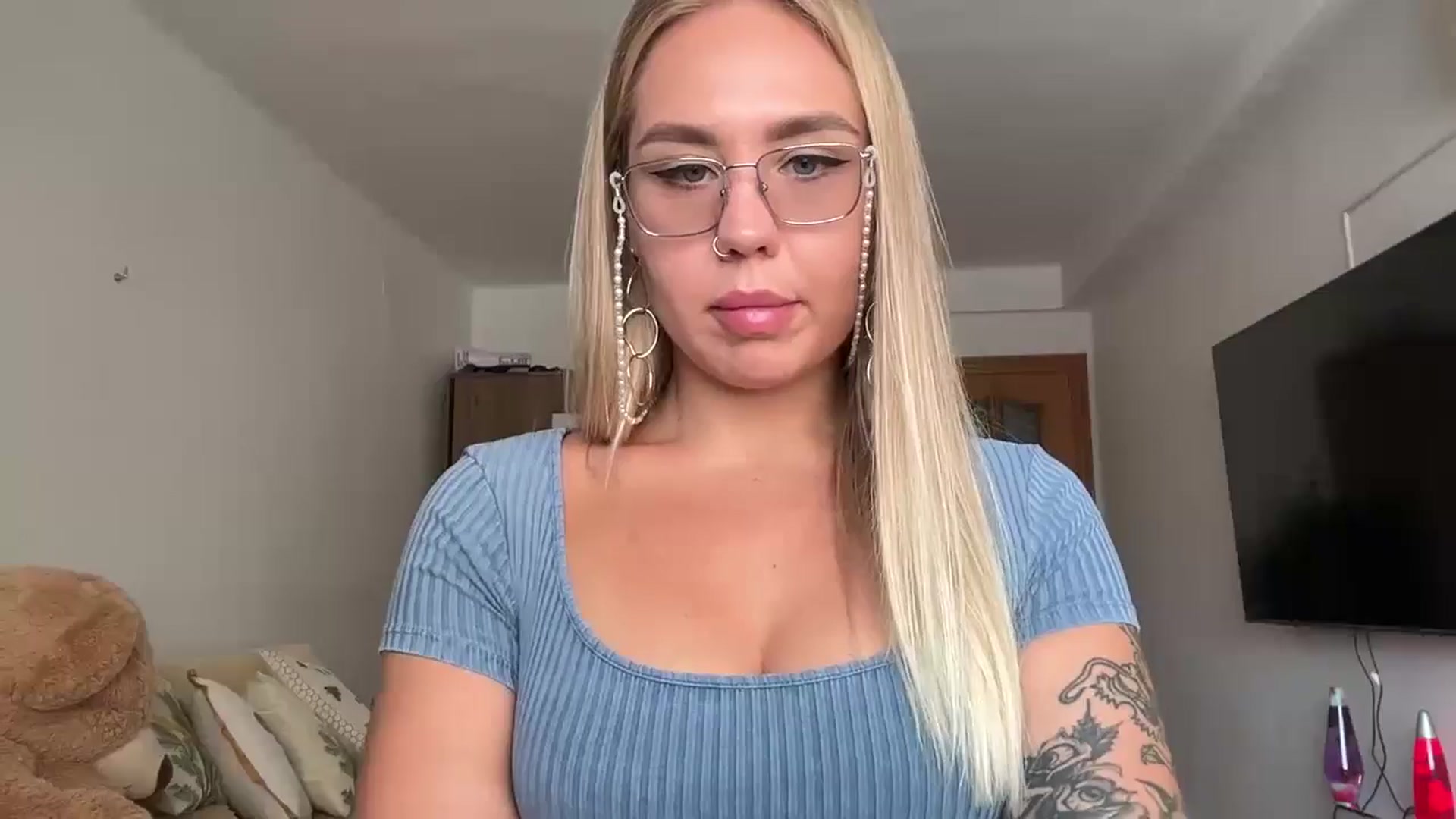 Gallery image thumbnail from Cervesa's myfreecams stream on, 07/18/2024, 13:49 image 1 of 20