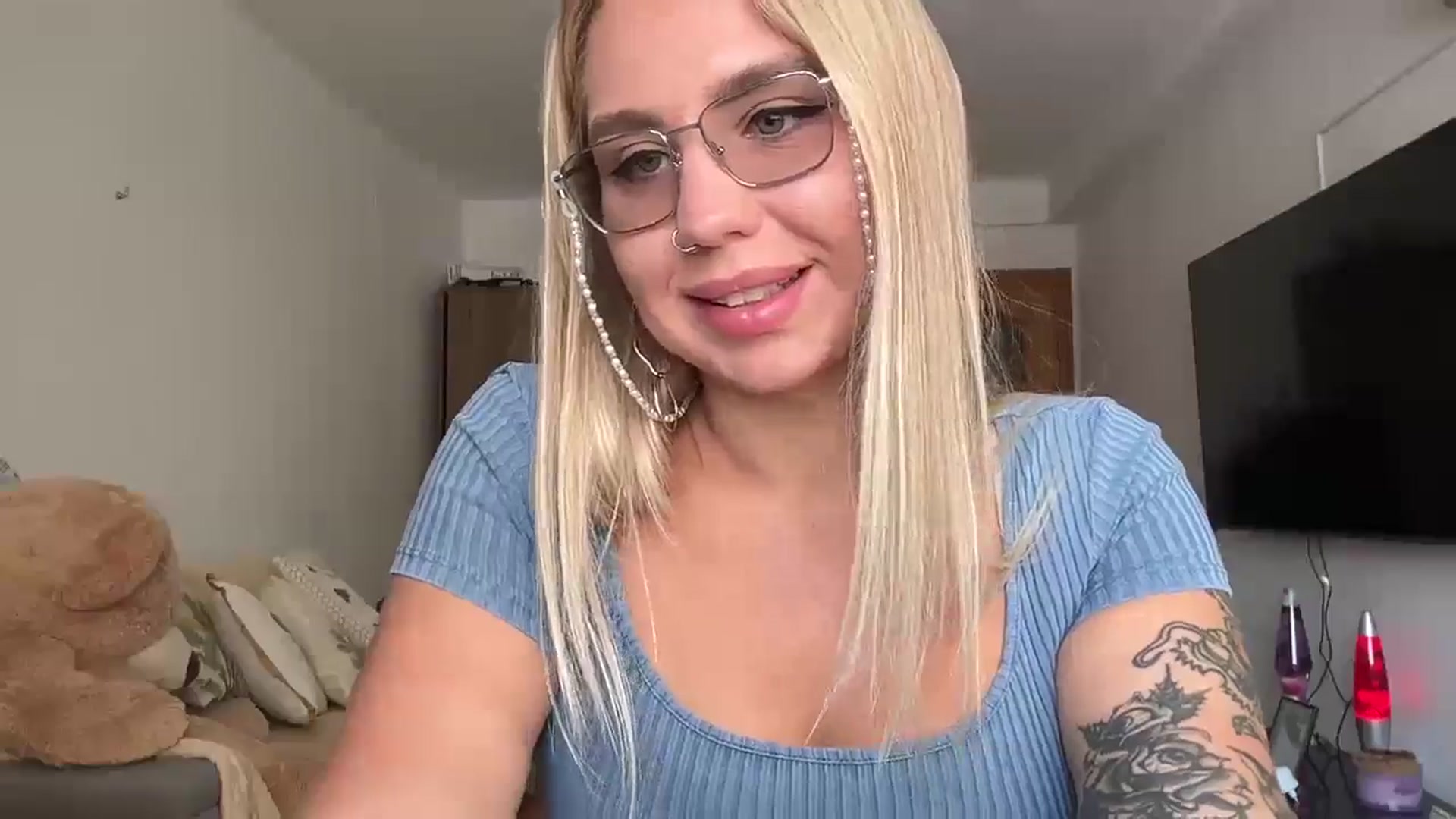 Gallery image thumbnail from Cervesa's myfreecams stream on, 07/18/2024, 13:49 image 14 of 20