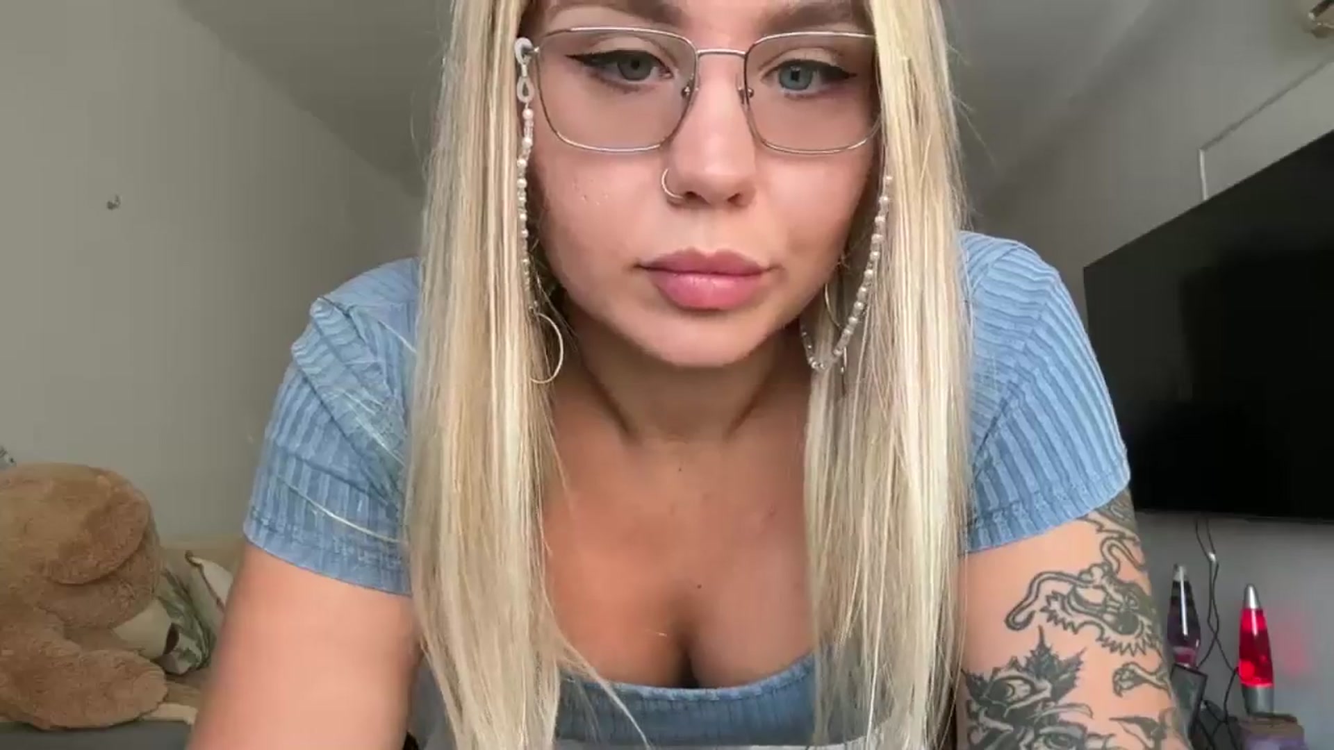 Gallery image thumbnail from Cervesa's myfreecams stream on, 07/18/2024, 13:49 image 16 of 20