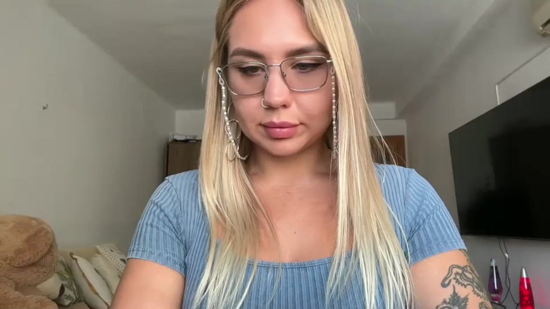 Gallery image thumbnail from Cervesa's myfreecams stream on, 07/18/2024, 14:21 image 2 of 20