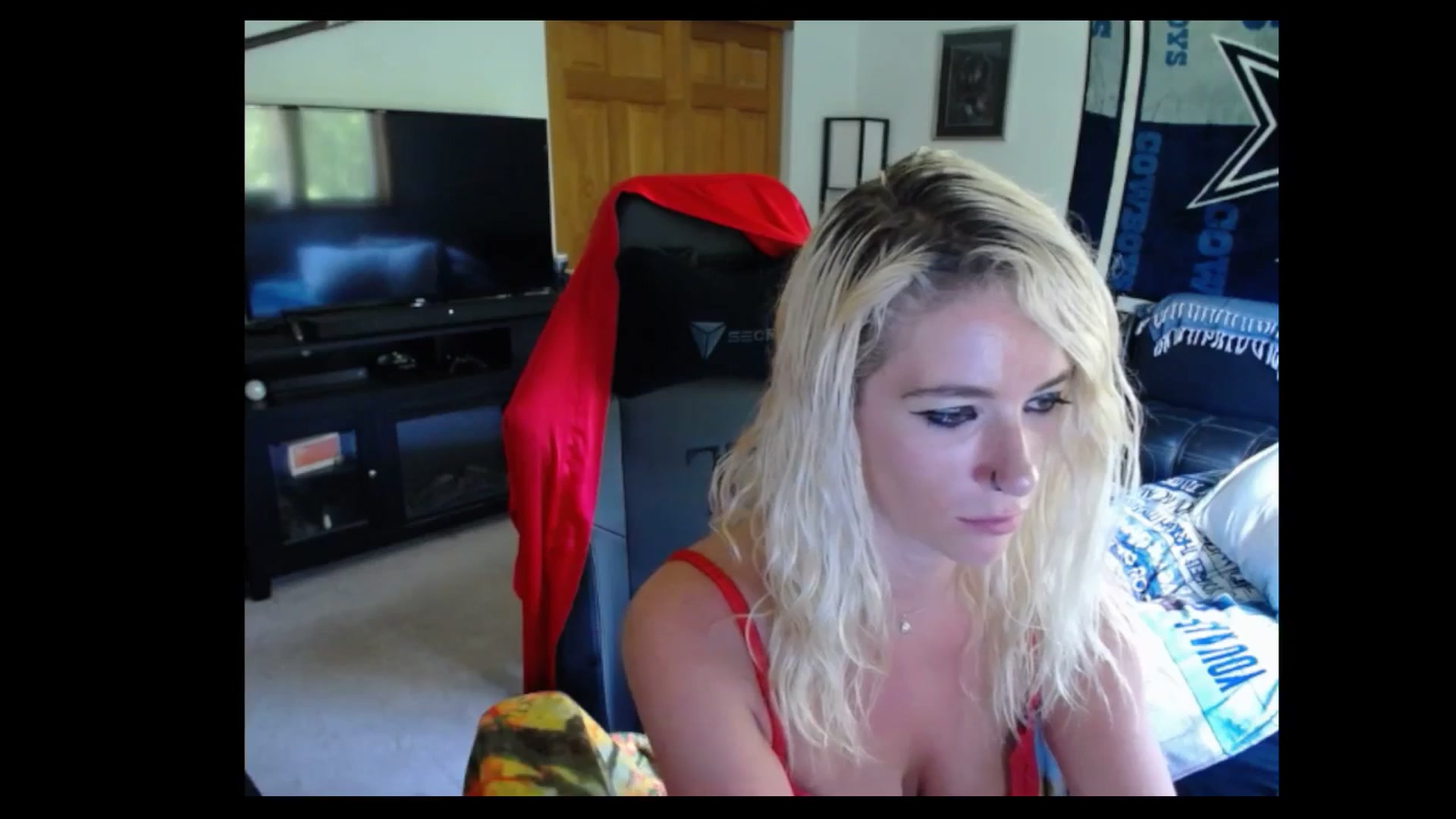 Gallery image thumbnail from Cessprinn's myfreecams stream on, 05/24/2024, 18:07 image 18 of 20