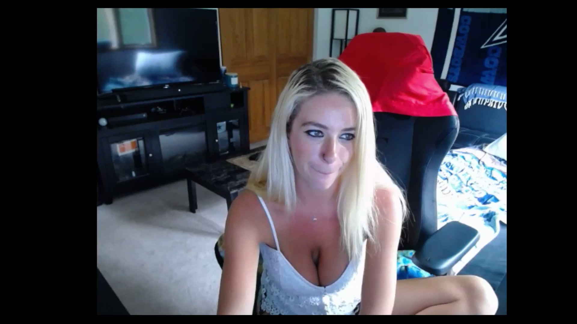 Gallery image thumbnail from Cessprinn's myfreecams stream on, 06/03/2024, 19:19 image 16 of 20