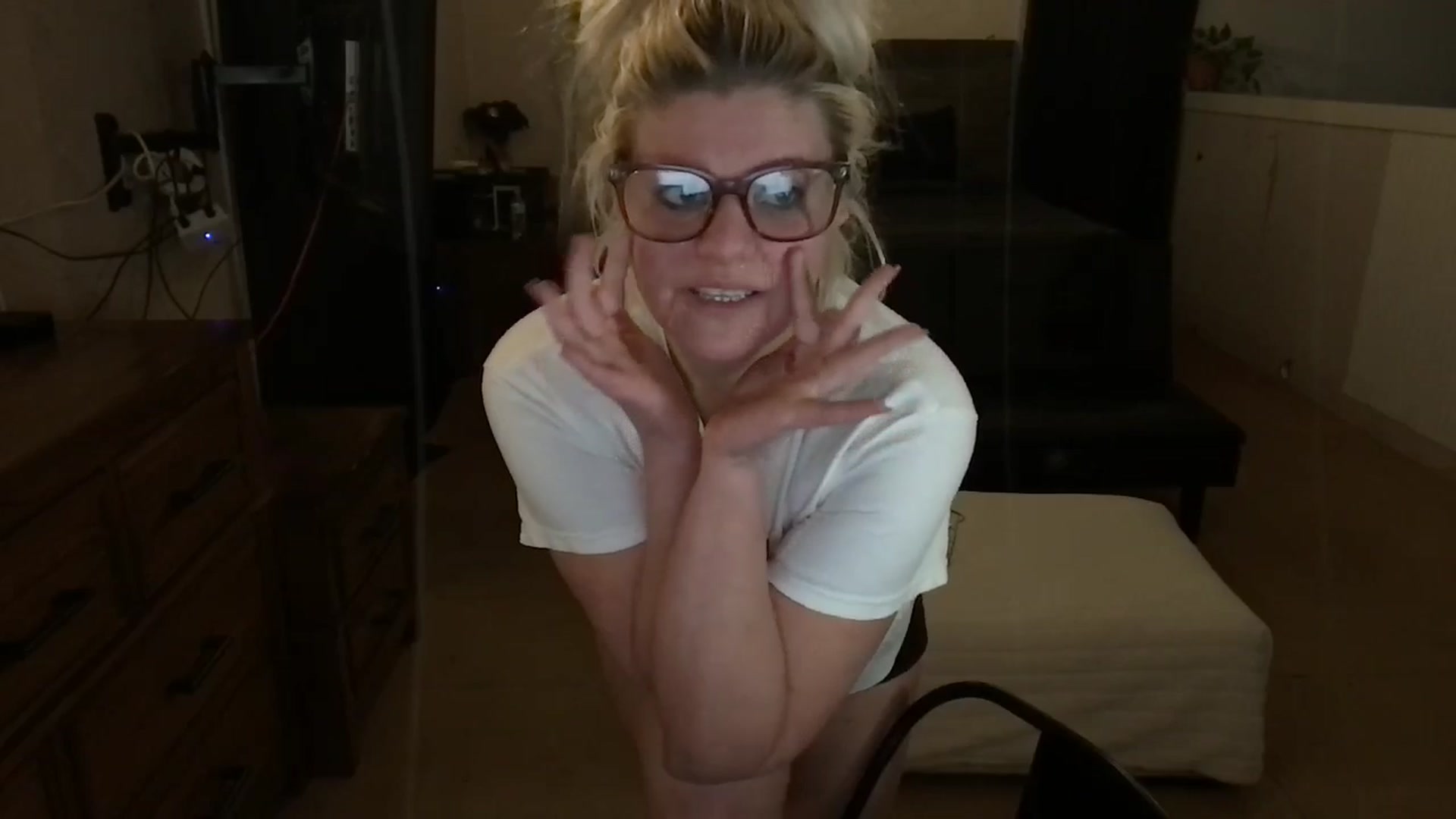 Gallery image thumbnail from ChampagneMuse's myfreecams stream on, 03/19/2026, 15:45 image 10 of 20
