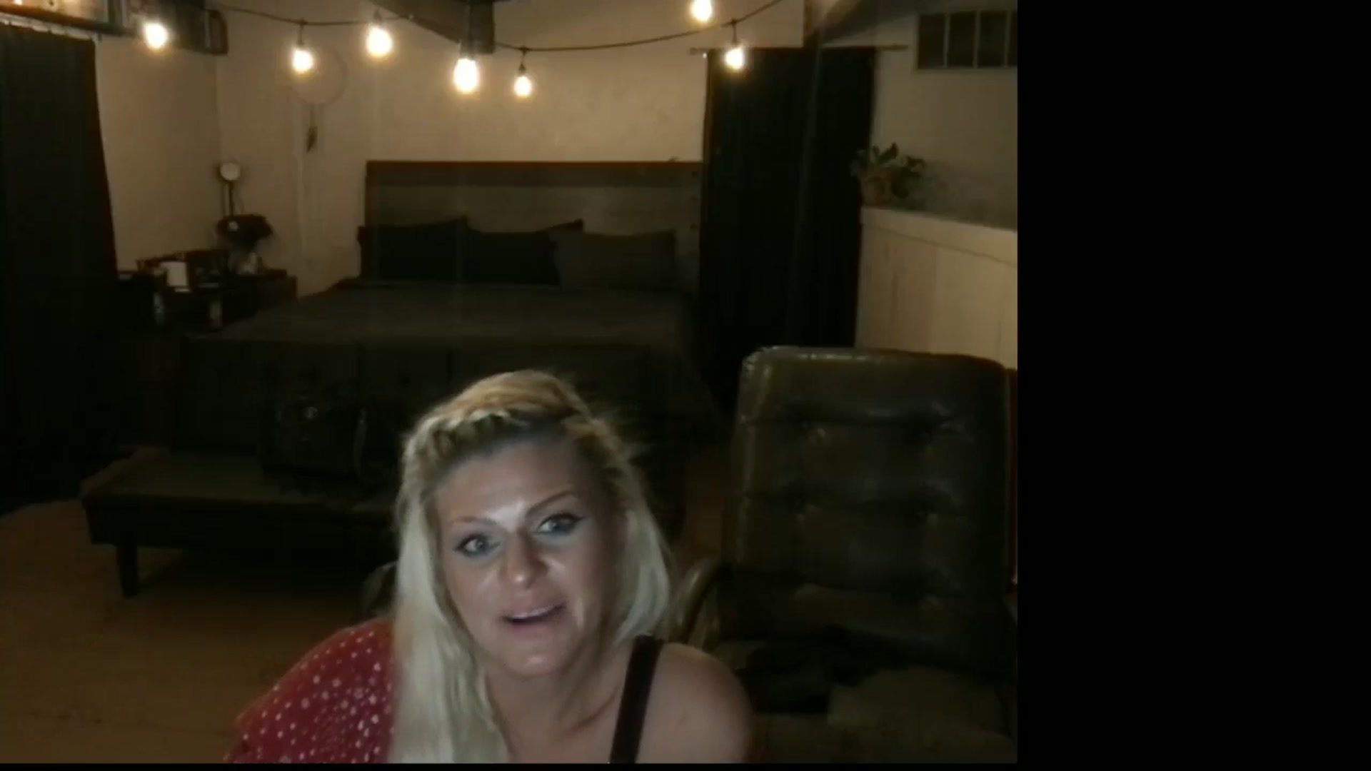 Gallery image thumbnail from ChampagneMuse's myfreecams stream on, 03/27/2026, 08:02 image 17 of 20