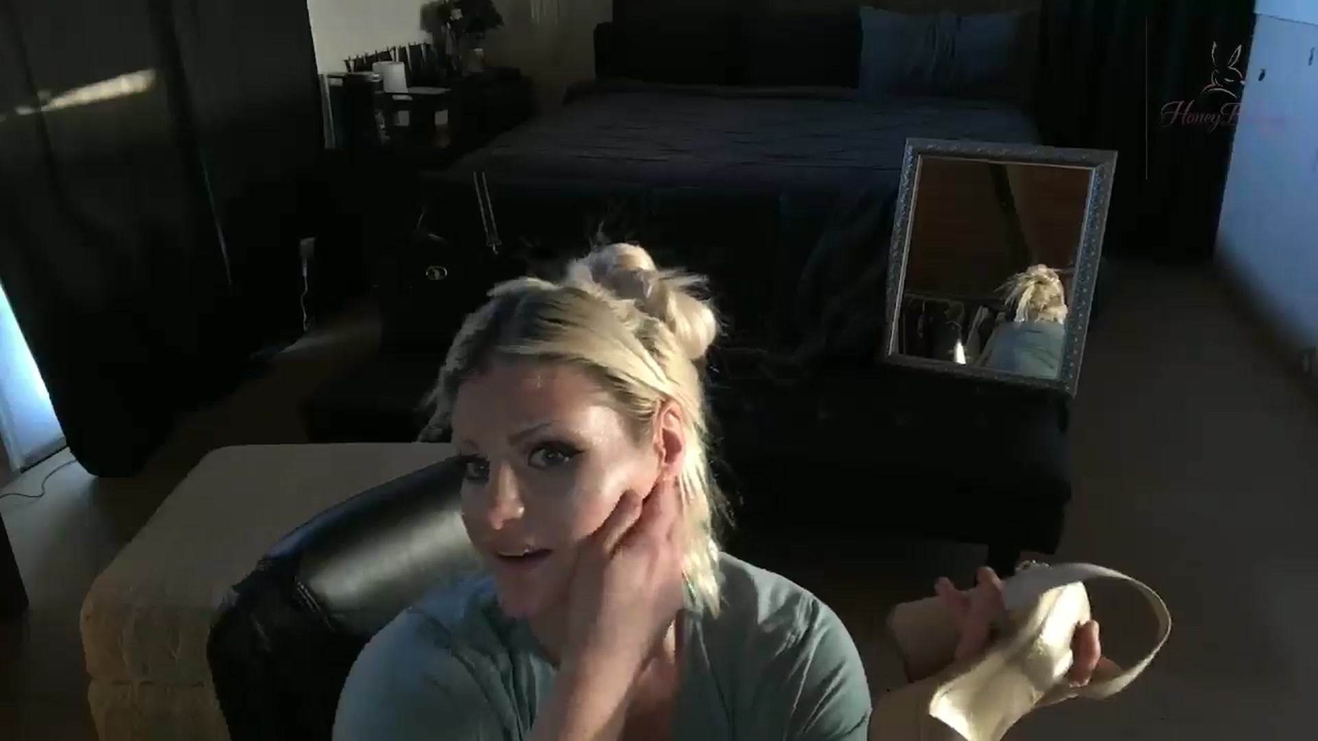 Gallery image thumbnail from ChampagneMuse's myfreecams stream on, 03/31/2026, 17:02 image 16 of 20