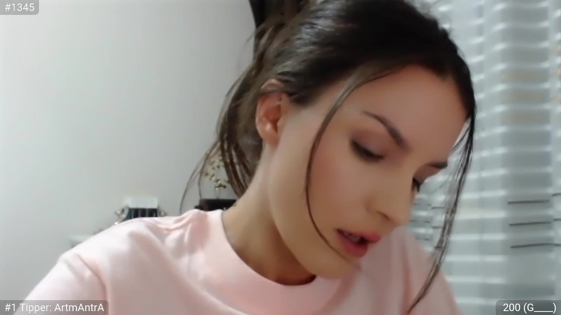 Gallery image thumbnail from ChantillyCake's myfreecams stream on, 07/09/2023, 23:49 image 17 of 20