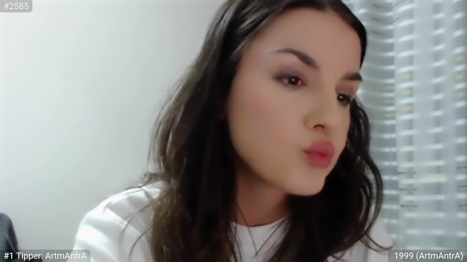 Gallery image thumbnail from ChantillyCake's myfreecams stream on, 08/06/2023, 24:05 image 17 of 20