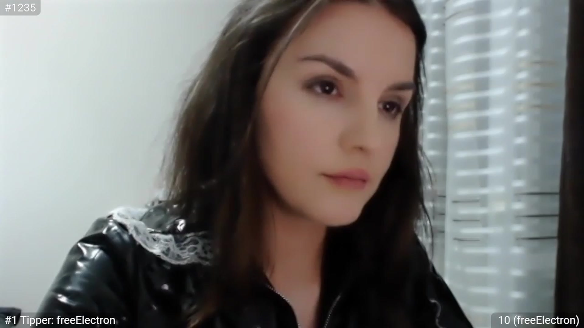 Gallery image thumbnail from ChantillyCake's myfreecams stream on, 08/06/2023, 21:59 image 13 of 20