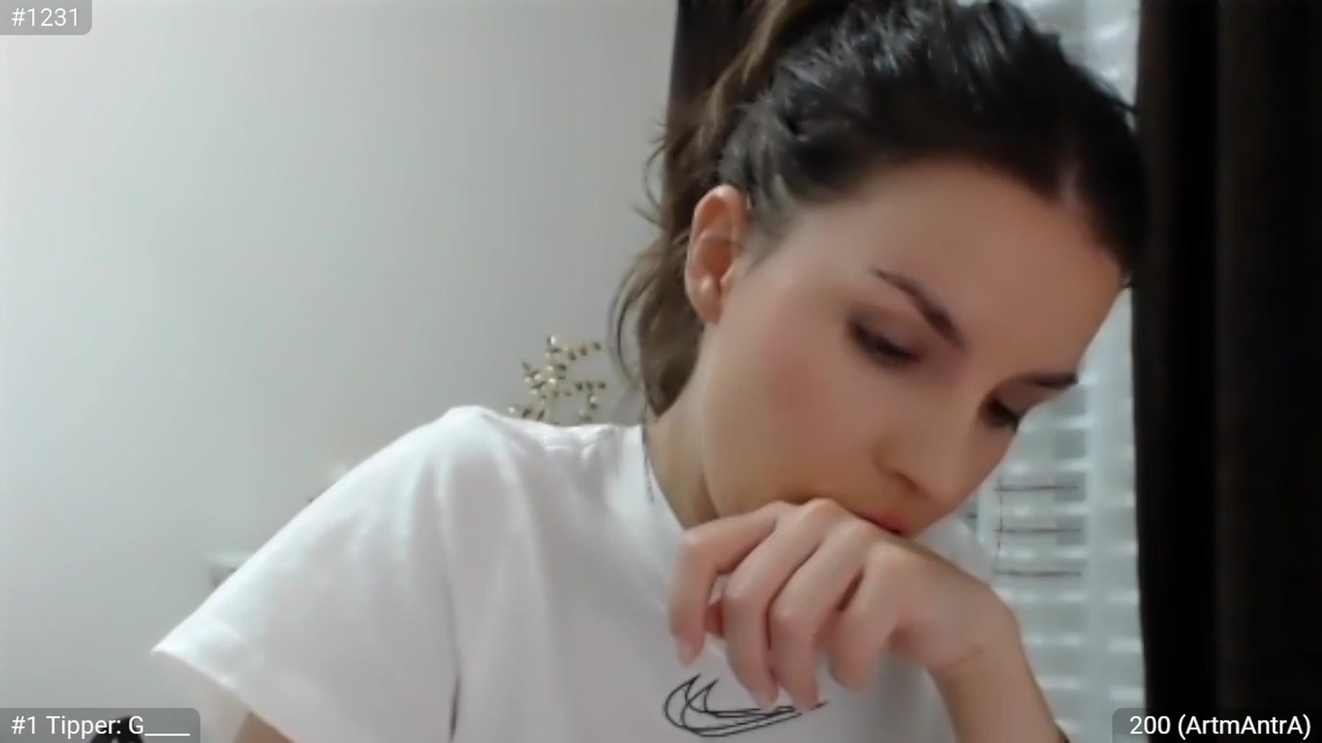 Gallery image thumbnail from ChantillyCake's myfreecams stream on, 08/12/2023, 23:53 image 13 of 20