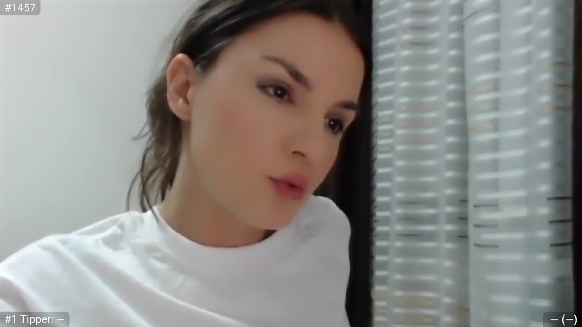 Gallery image thumbnail from ChantillyCake's myfreecams stream on, 08/16/2023, 22:40 image 3 of 20
