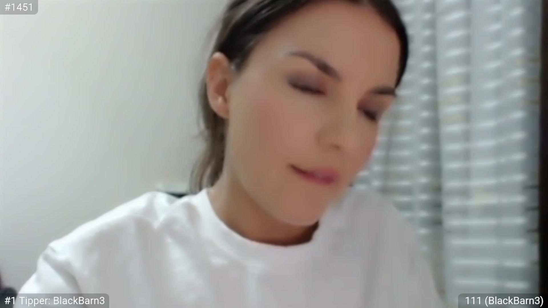 Gallery image thumbnail from ChantillyCake's myfreecams stream on, 08/16/2023, 22:40 image 6 of 20