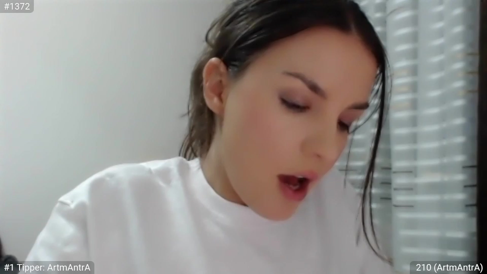 Gallery image thumbnail from ChantillyCake's myfreecams stream on, 08/16/2023, 22:40 image 15 of 20