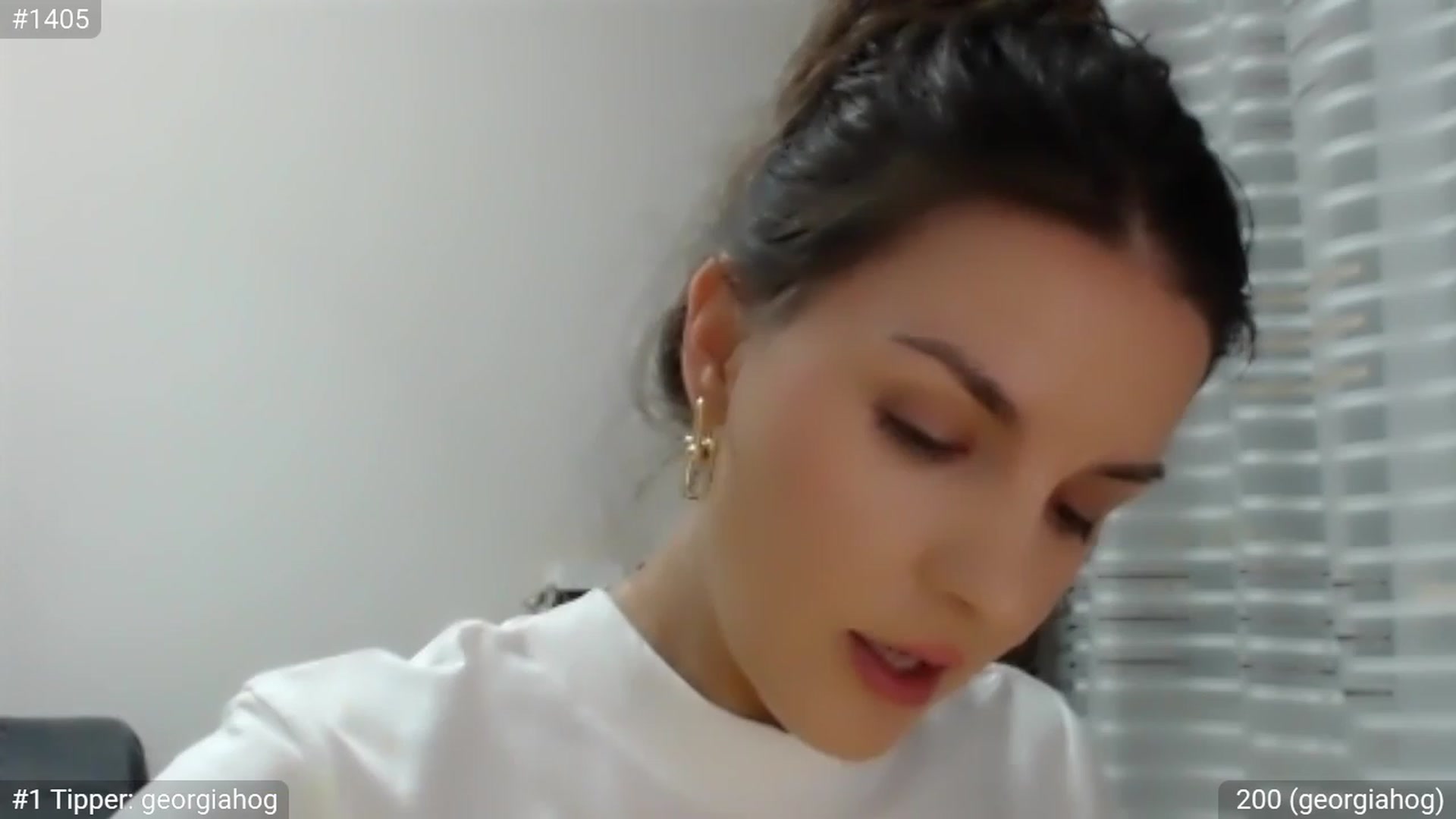 Gallery image thumbnail from ChantillyCake's myfreecams stream on, 08/17/2023, 22:54 image 17 of 20