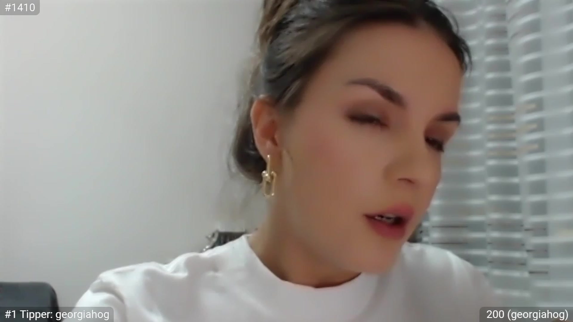 Gallery image thumbnail from ChantillyCake's myfreecams stream on, 08/17/2023, 22:54 image 12 of 20