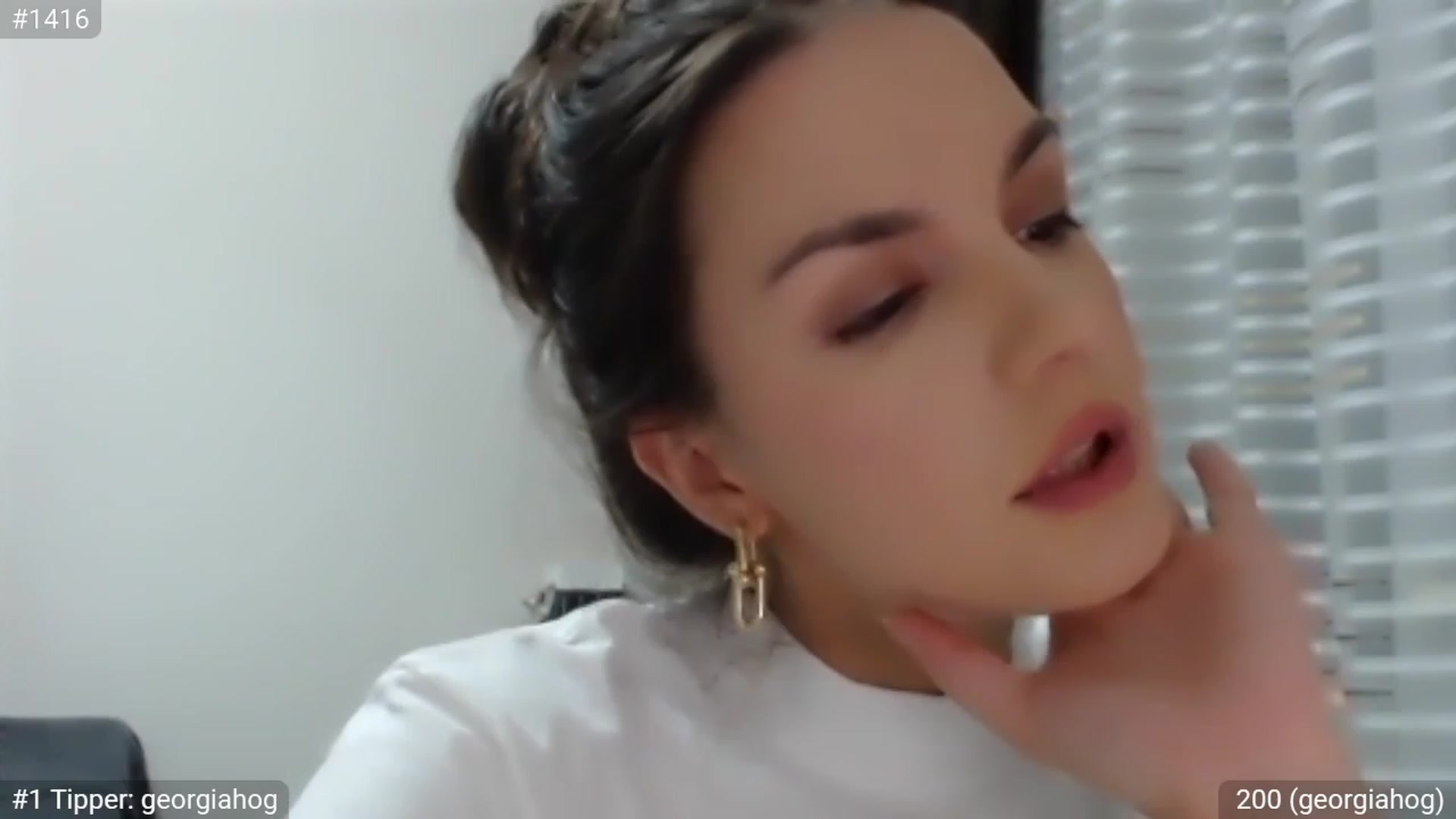 Gallery image thumbnail from ChantillyCake's myfreecams stream on, 08/17/2023, 22:54 image 5 of 20