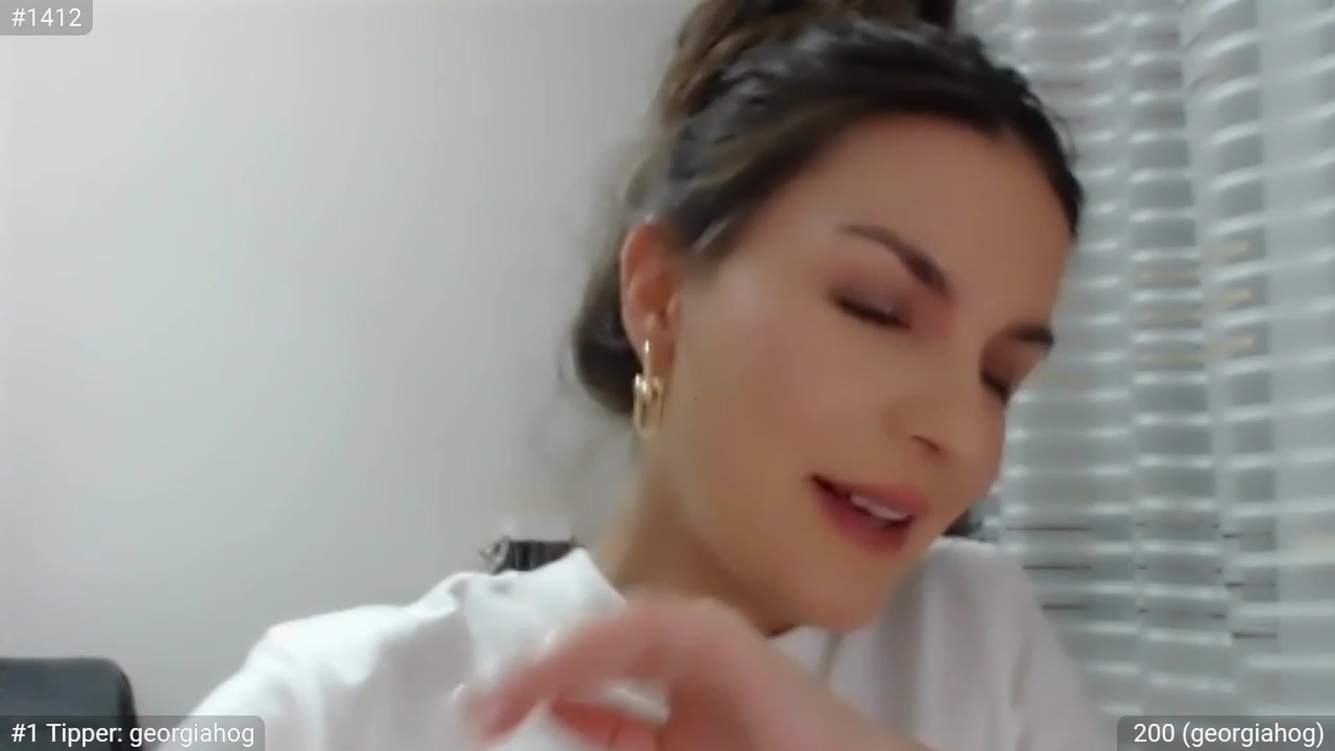 Gallery image thumbnail from ChantillyCake's myfreecams stream on, 08/17/2023, 22:54 image 8 of 20