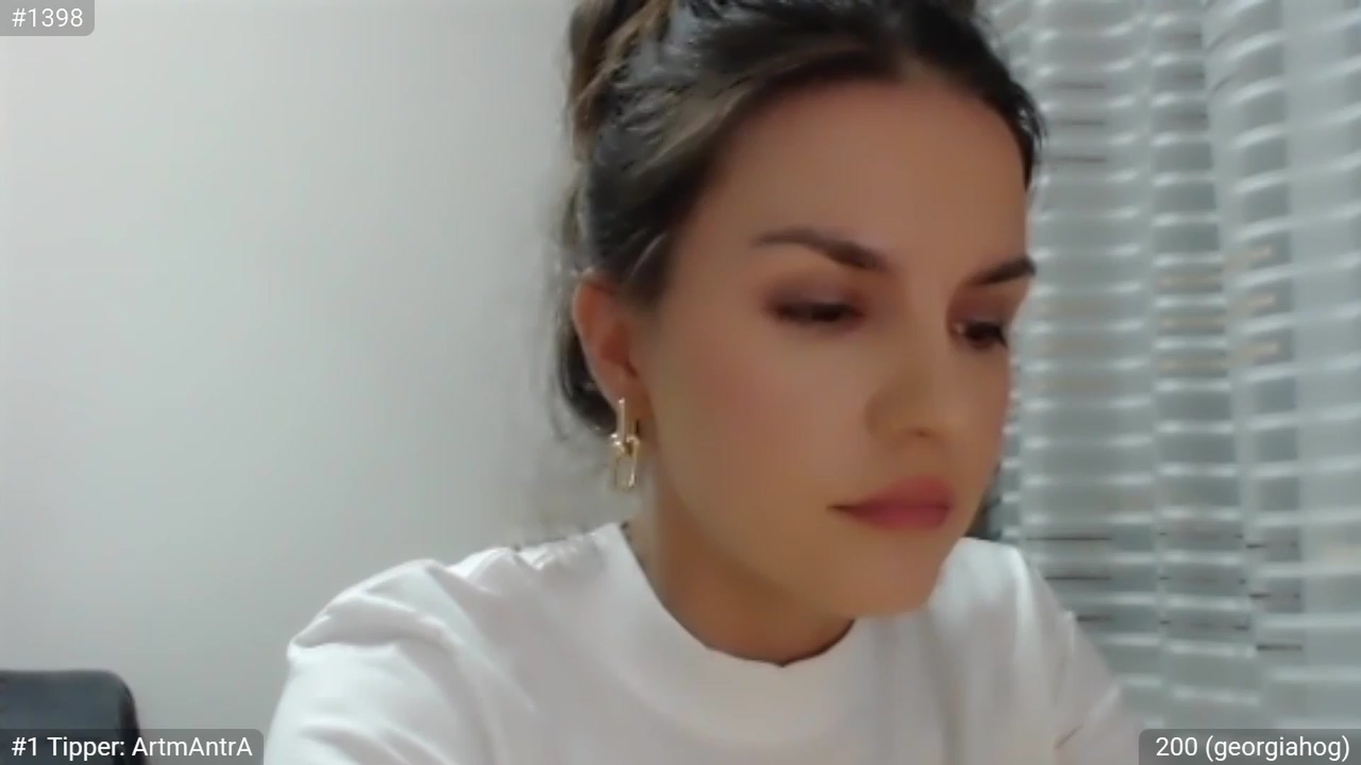 Gallery image thumbnail from ChantillyCake's myfreecams stream on, 08/17/2023, 23:07 image 10 of 20