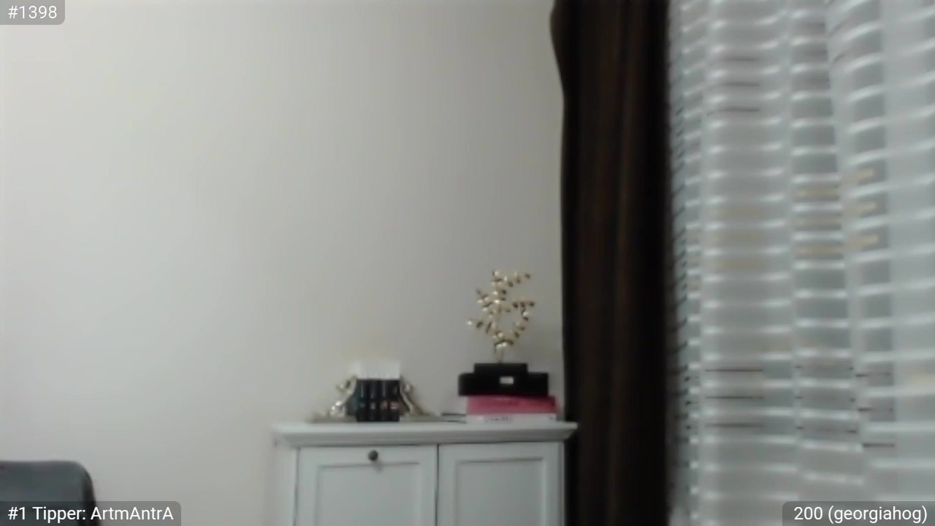 Gallery image thumbnail from ChantillyCake's myfreecams stream on, 08/17/2023, 23:07 image 9 of 20