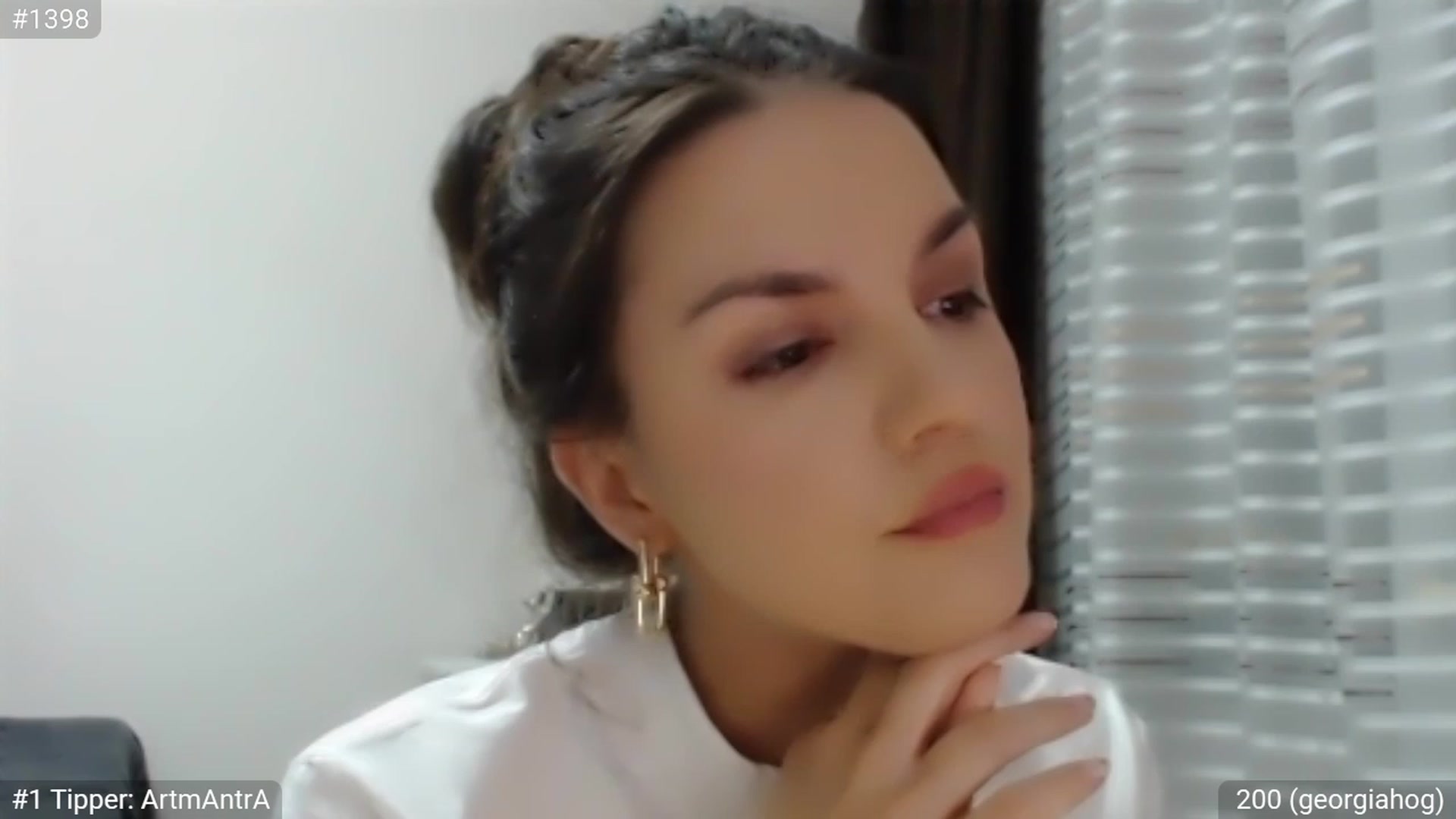Gallery image thumbnail from ChantillyCake's myfreecams stream on, 08/17/2023, 23:07 image 16 of 20