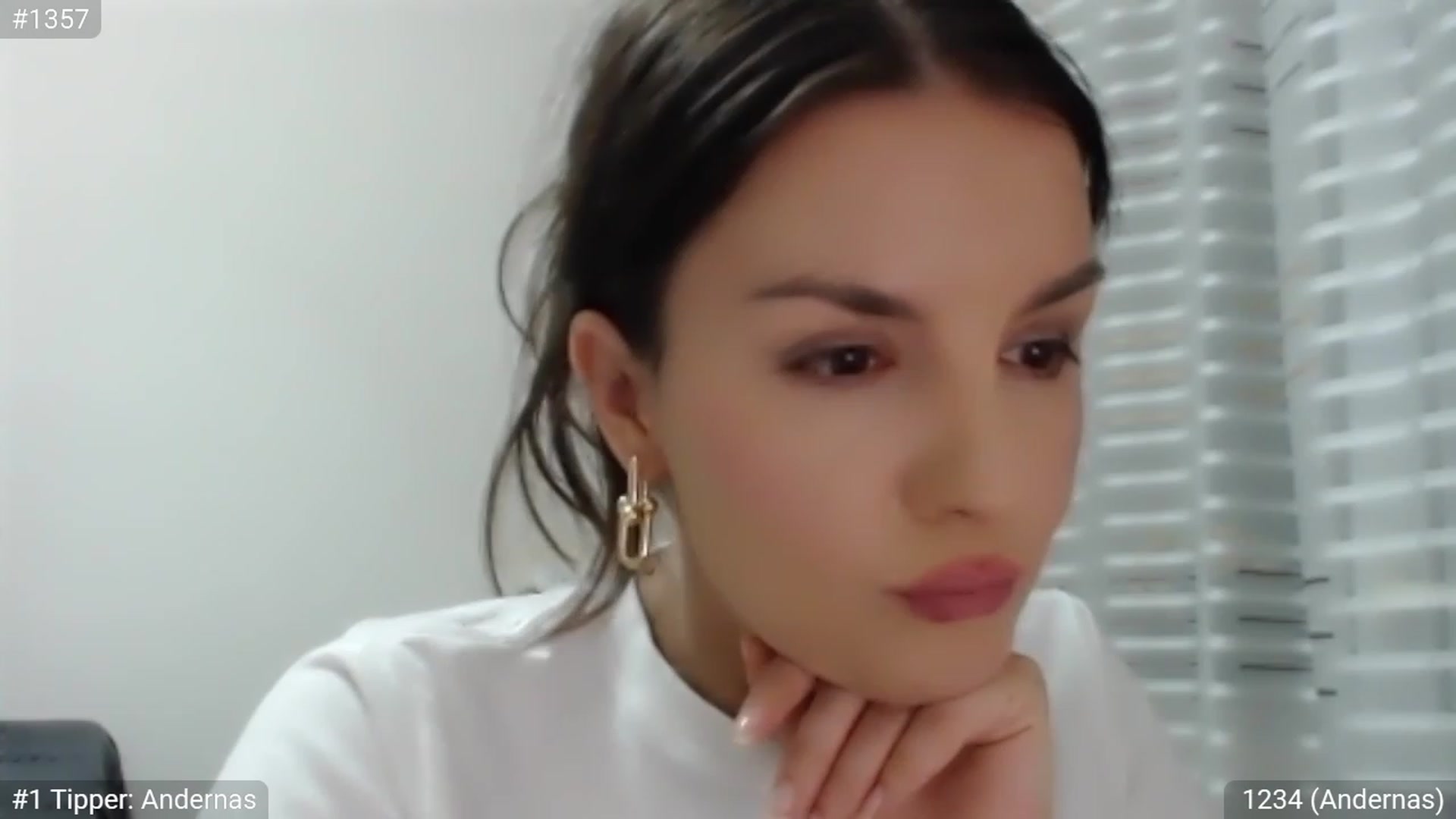 Gallery image thumbnail from ChantillyCake's myfreecams stream on, 08/19/2023, 23:57 image 15 of 20